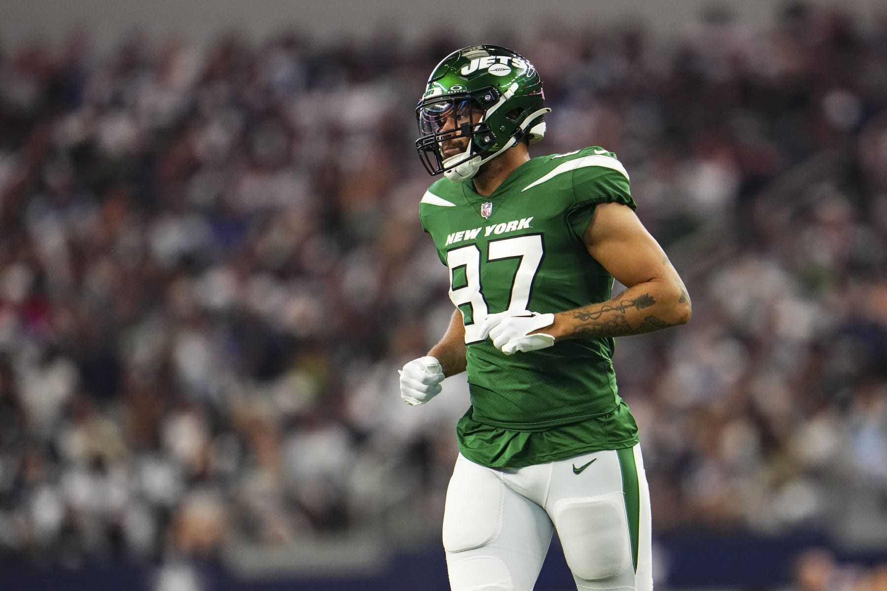 The Jets Are Reportedly 'Keeping An Eye' On 3 Major WR Targets This  Offseason - BroBible