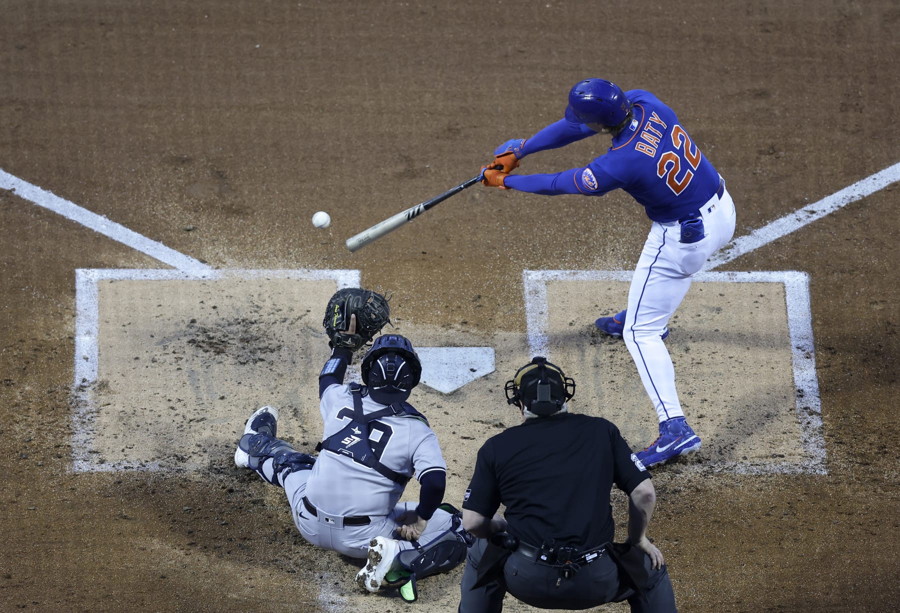 Angels narrowly lose to Mets in trying to sign catcher James McCann