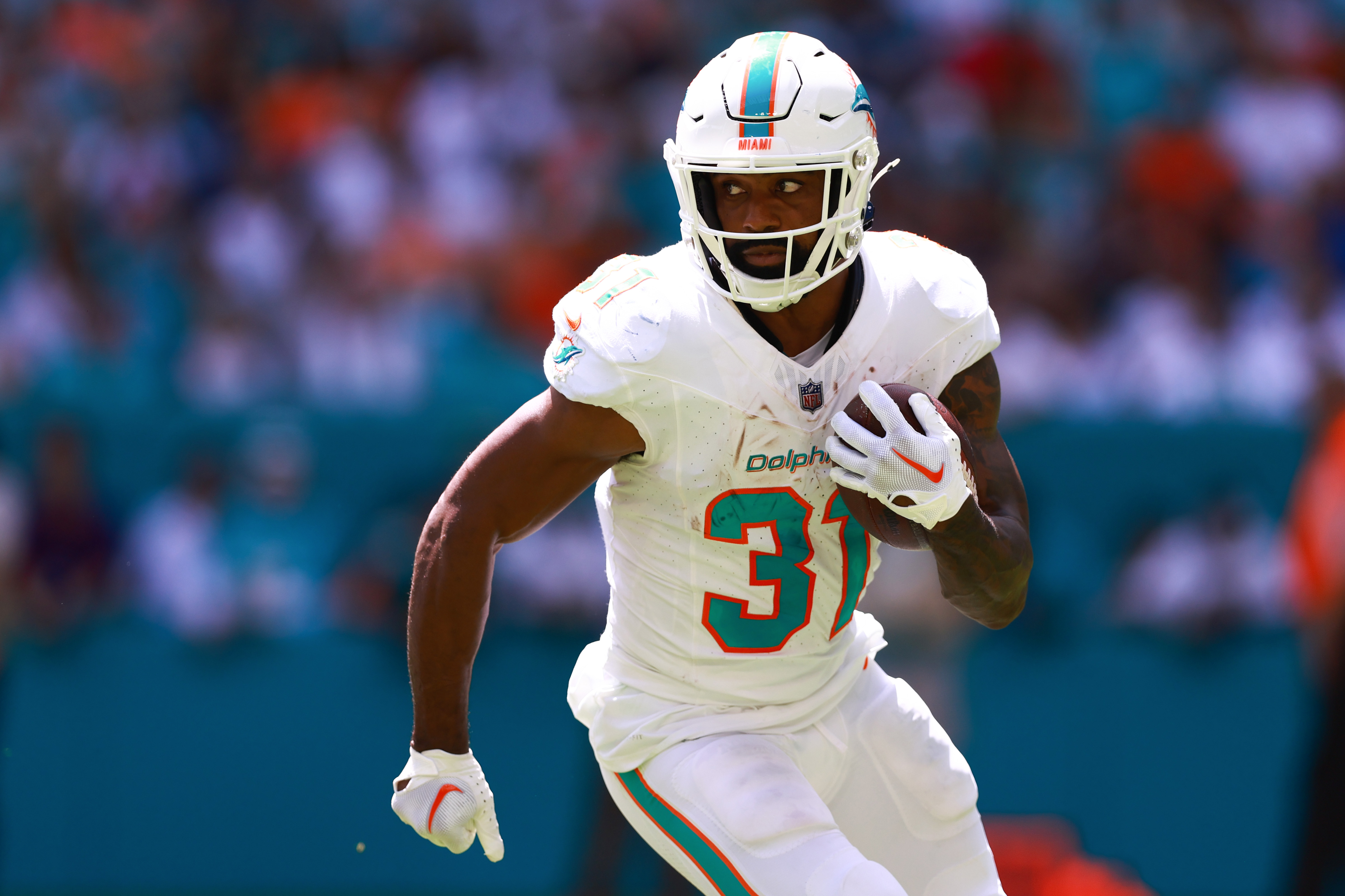 All-Pro cornerback Xavien Howard requests trade from Dolphins amid