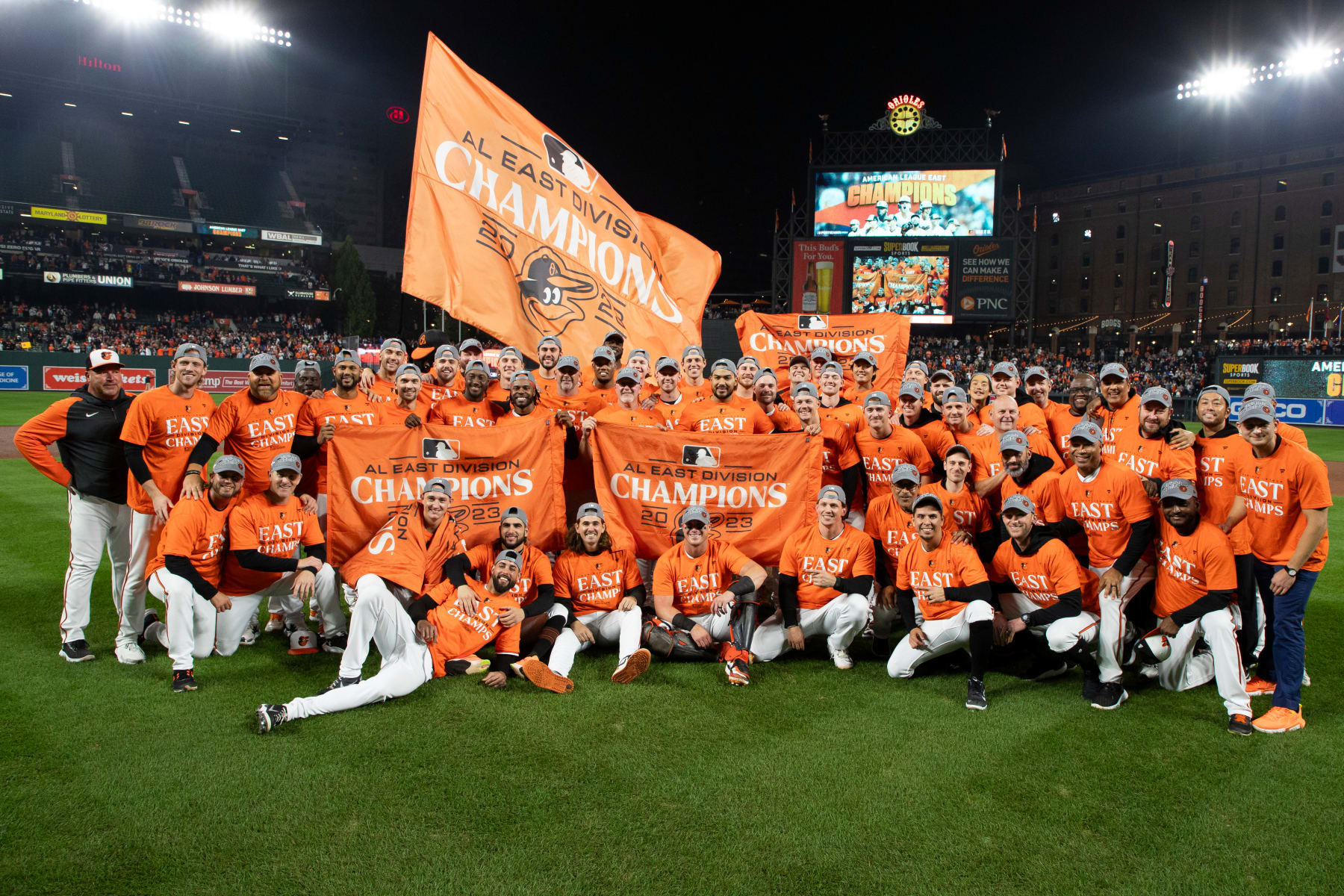 Blue Jays clinch from couch, will face Minnesota in AL wild-card series, Tampa Bay Buccaneers