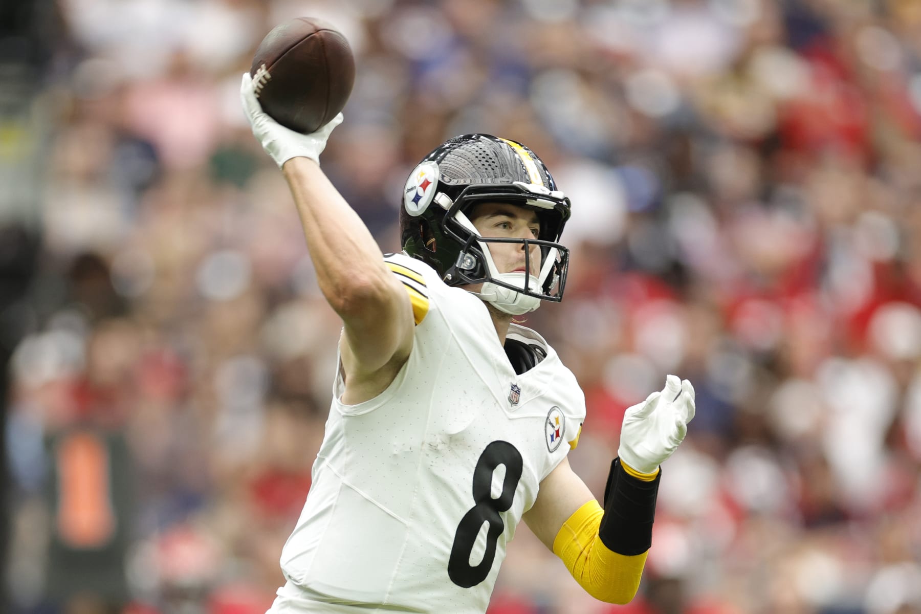 The Pittsburgh Steelers' Clock Is Ticking Toward Kenny Pickett