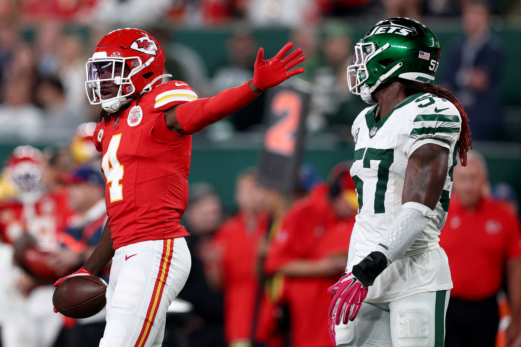 Watch: Patrick Mahomes saves Tyreek Hill from committing penalty after  touchdown - A to Z Sports