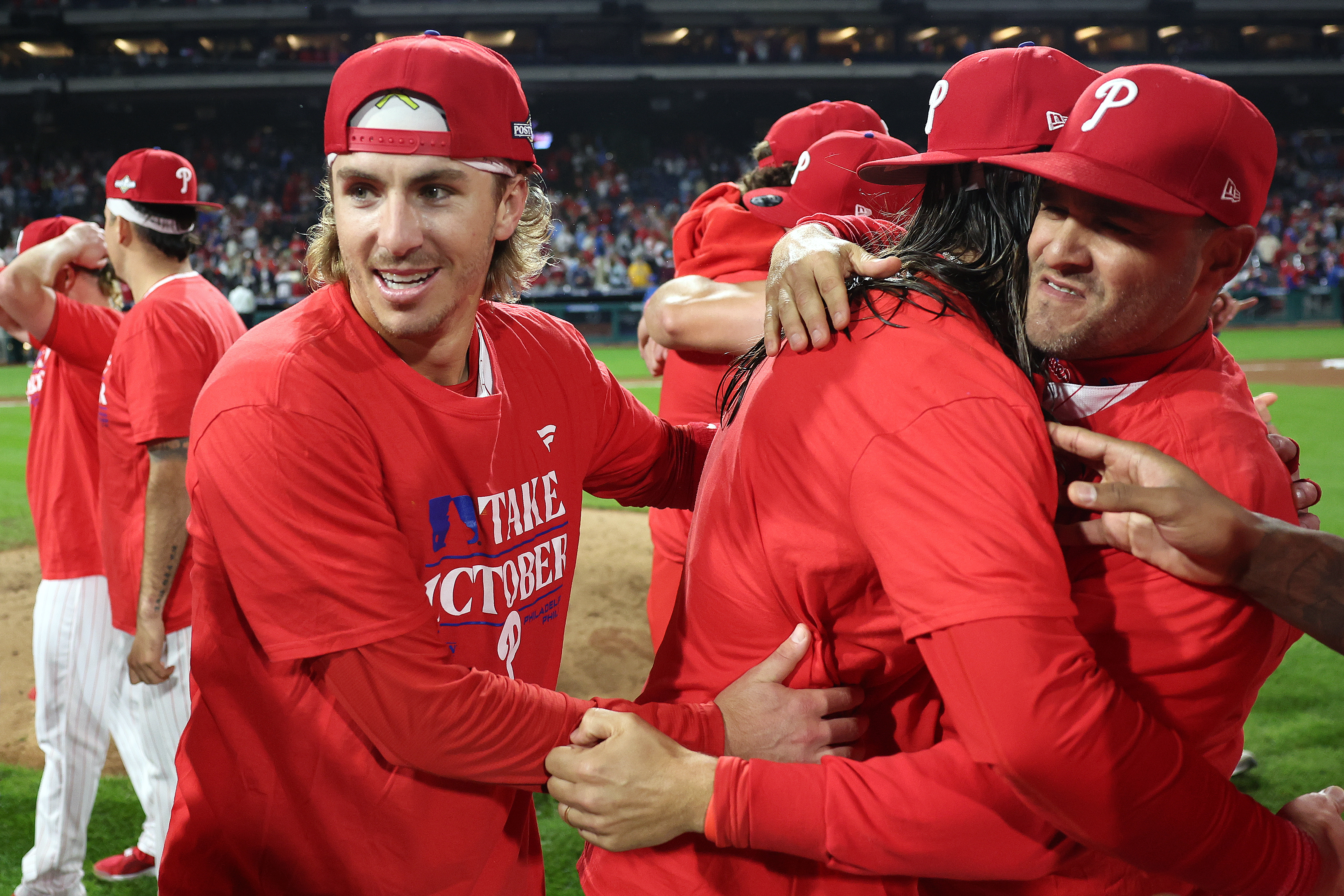 Video: Albert Pujols goes viral for awesome gesture to young