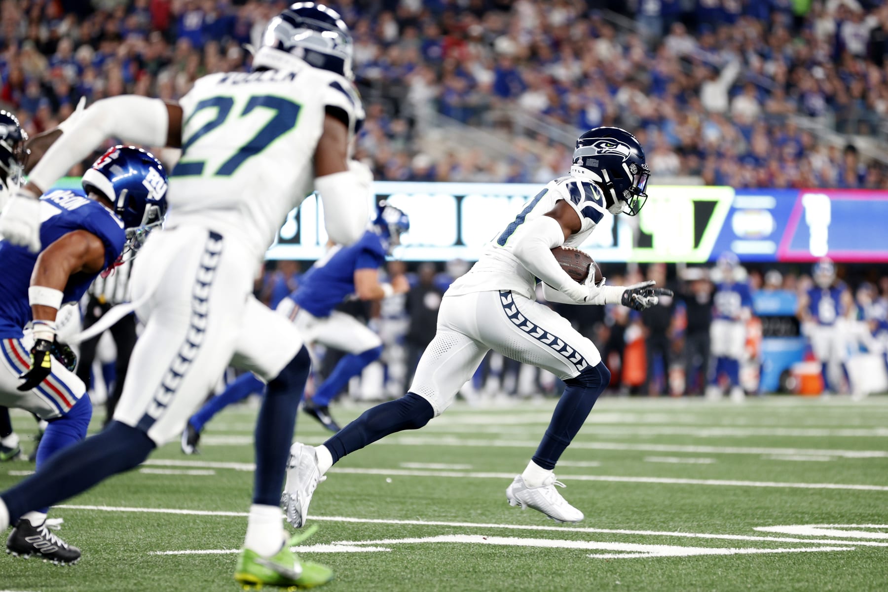 Seahawks vs. Giants score, takeaways: Seattle destroys Daniel Jones,  setting franchise sack record in blowout 