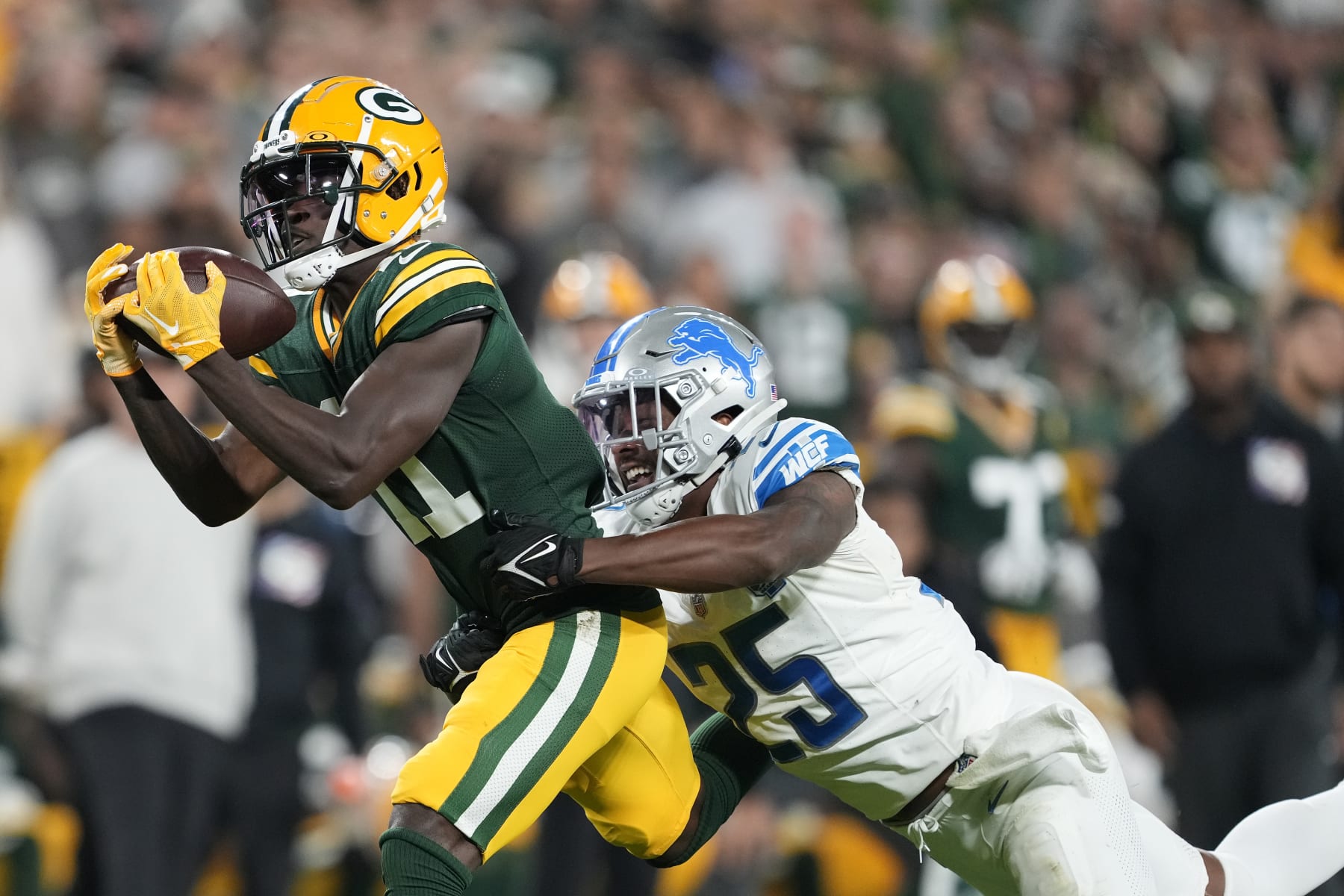 Watch: Former Oregon Ducks star Christian Gonzalez gets his first NFL  interception for the New England Patriots 