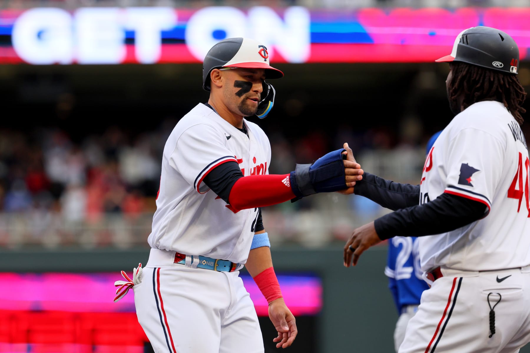 Atlanta Braves start title defense with Opening Day letdown