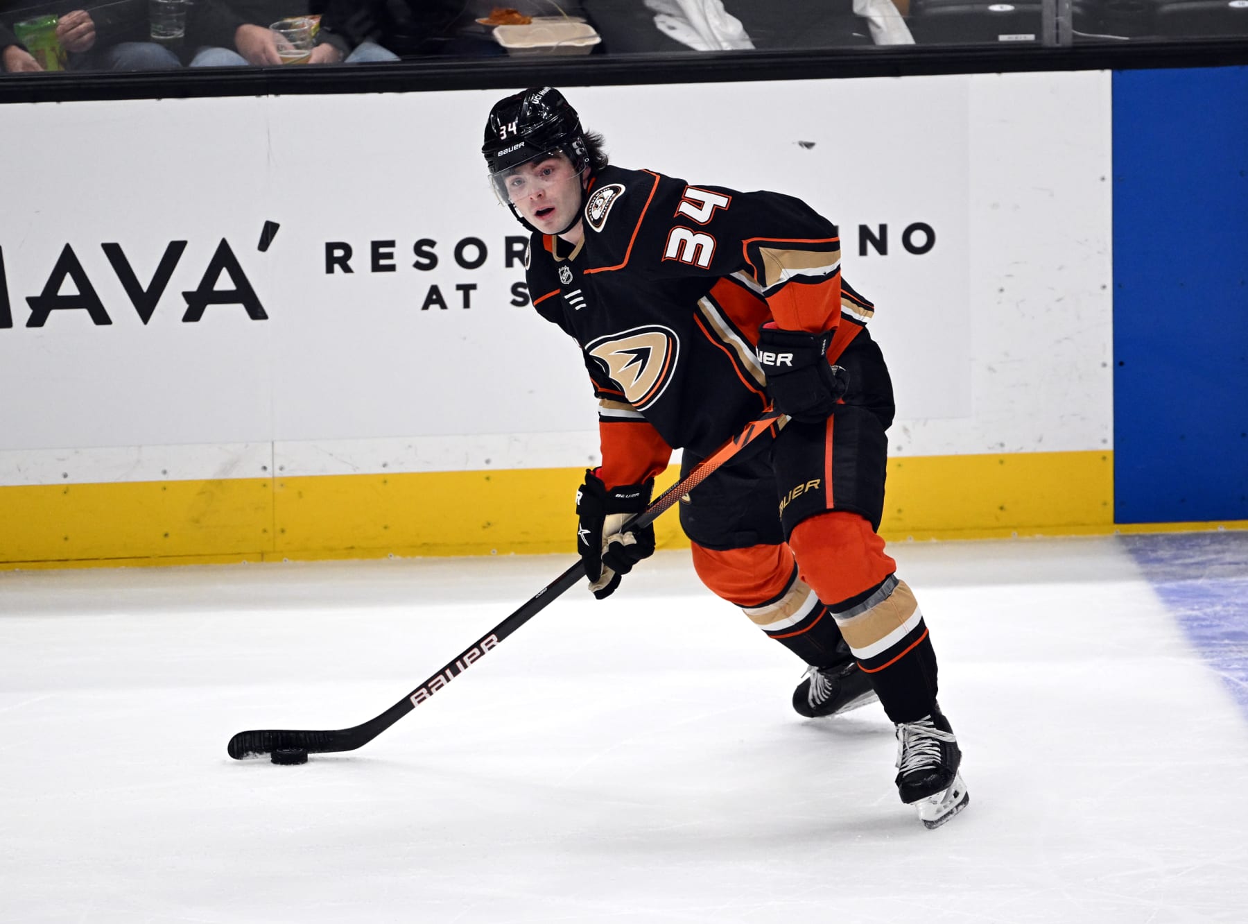 Leo Carlsson scores in an impressive NHL debut, but the Anaheim Ducks lose  3-2 to Dallas, Pro Sports