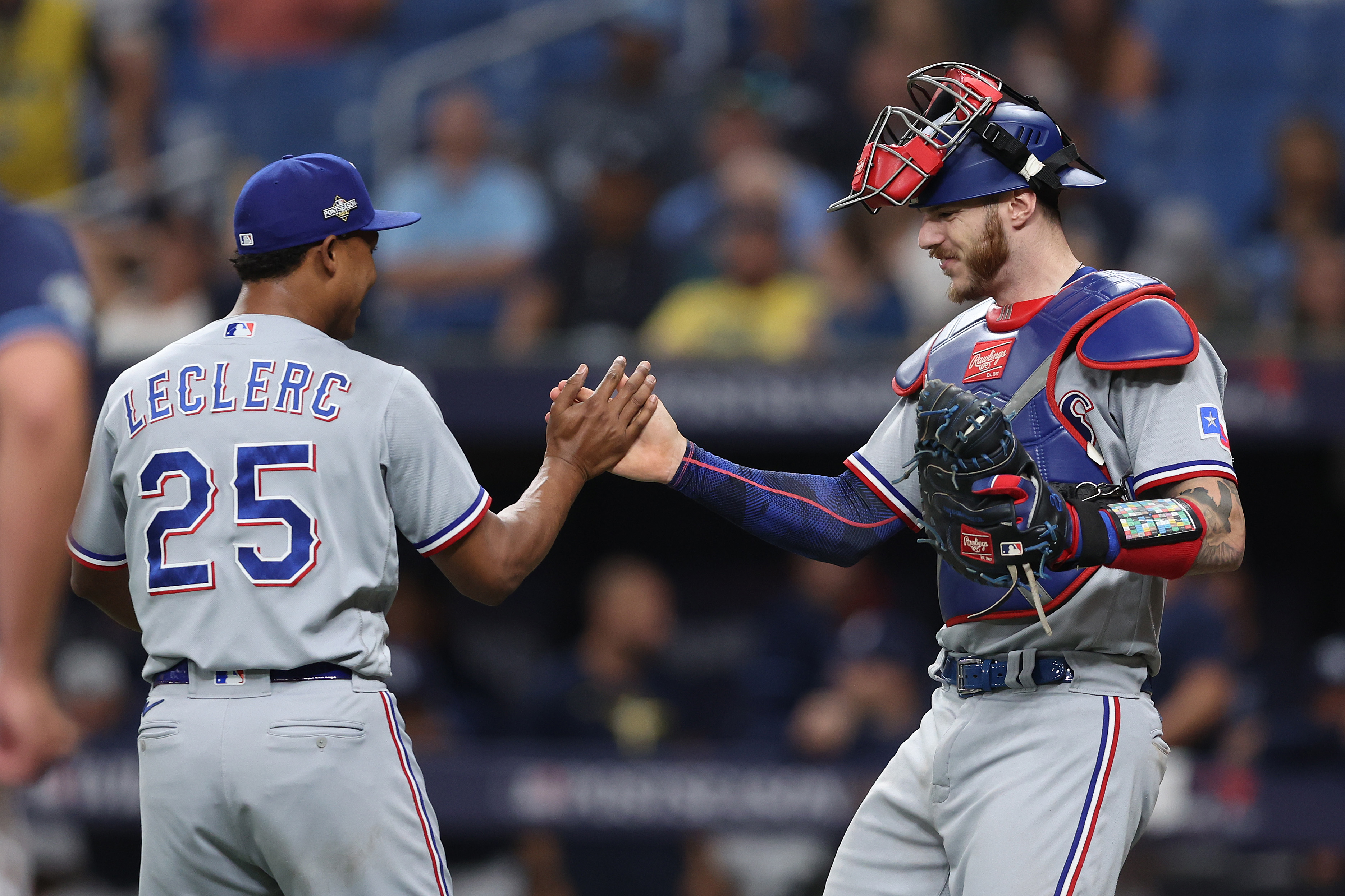 The Rangers are going to retire Pudge Rodriguez's number on August