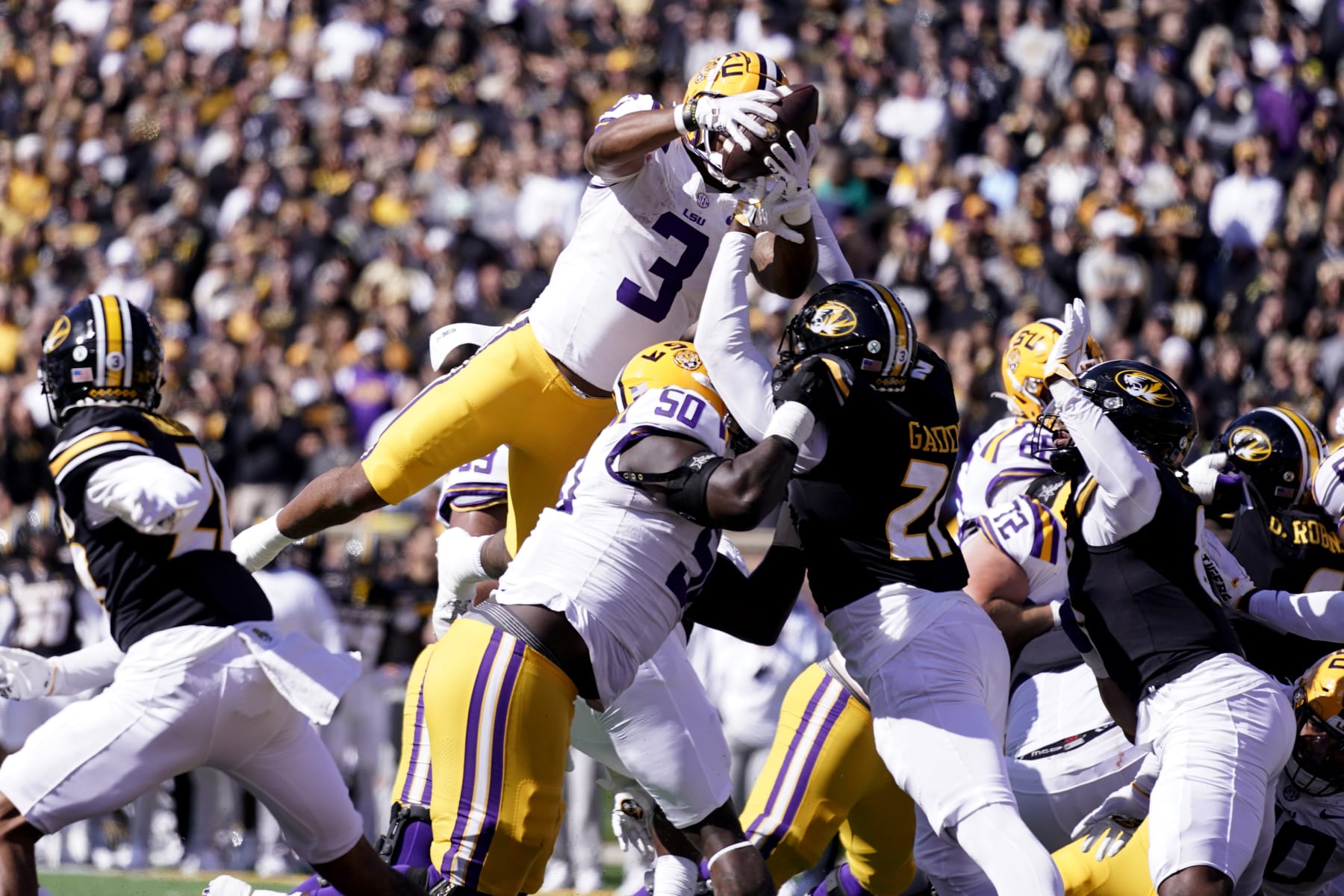 LSU gets much-needed week off before clash at Alabama, LSU