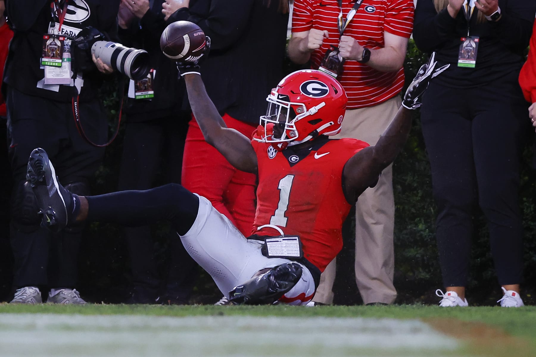 Special to watch' Brock Bowers provides peak moment, leads Georgia's  comeback, Game