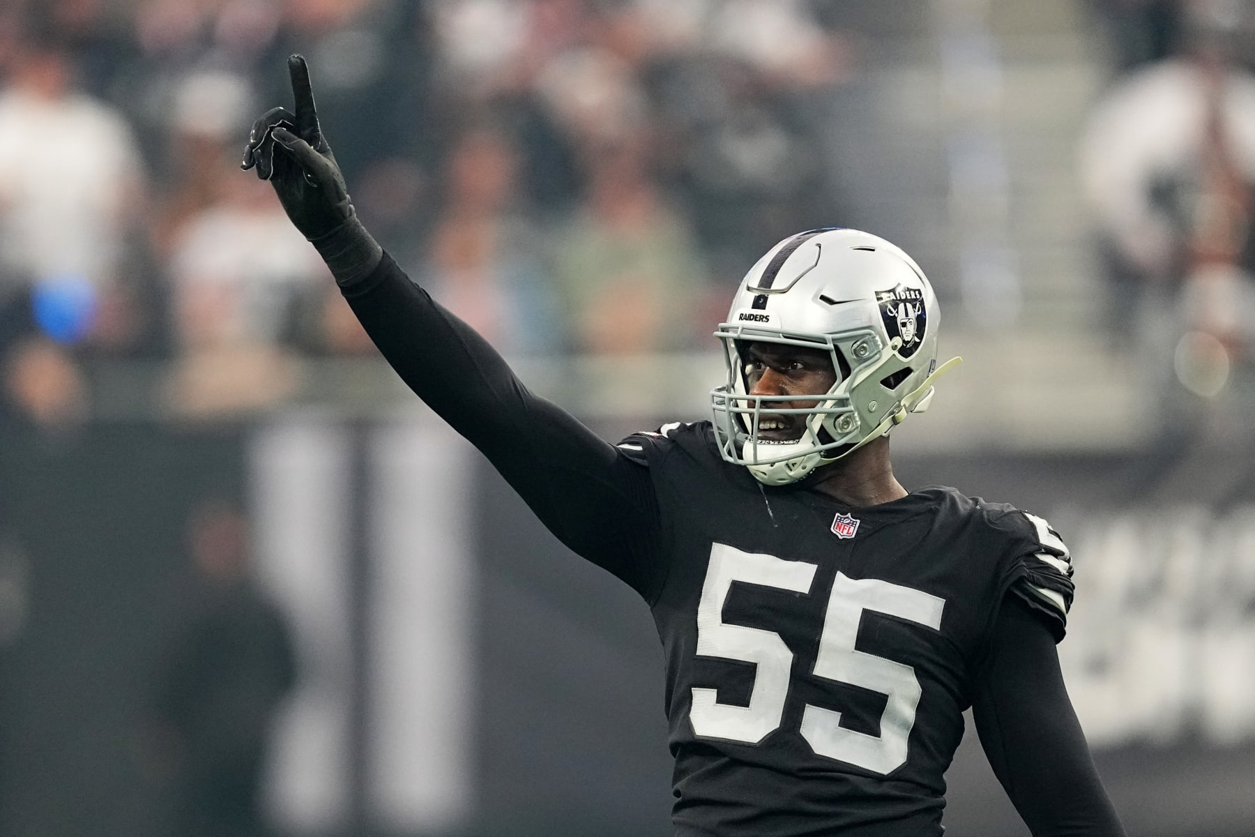 3 Teams Linked To Possible Trade For Raiders' Chandler Jones