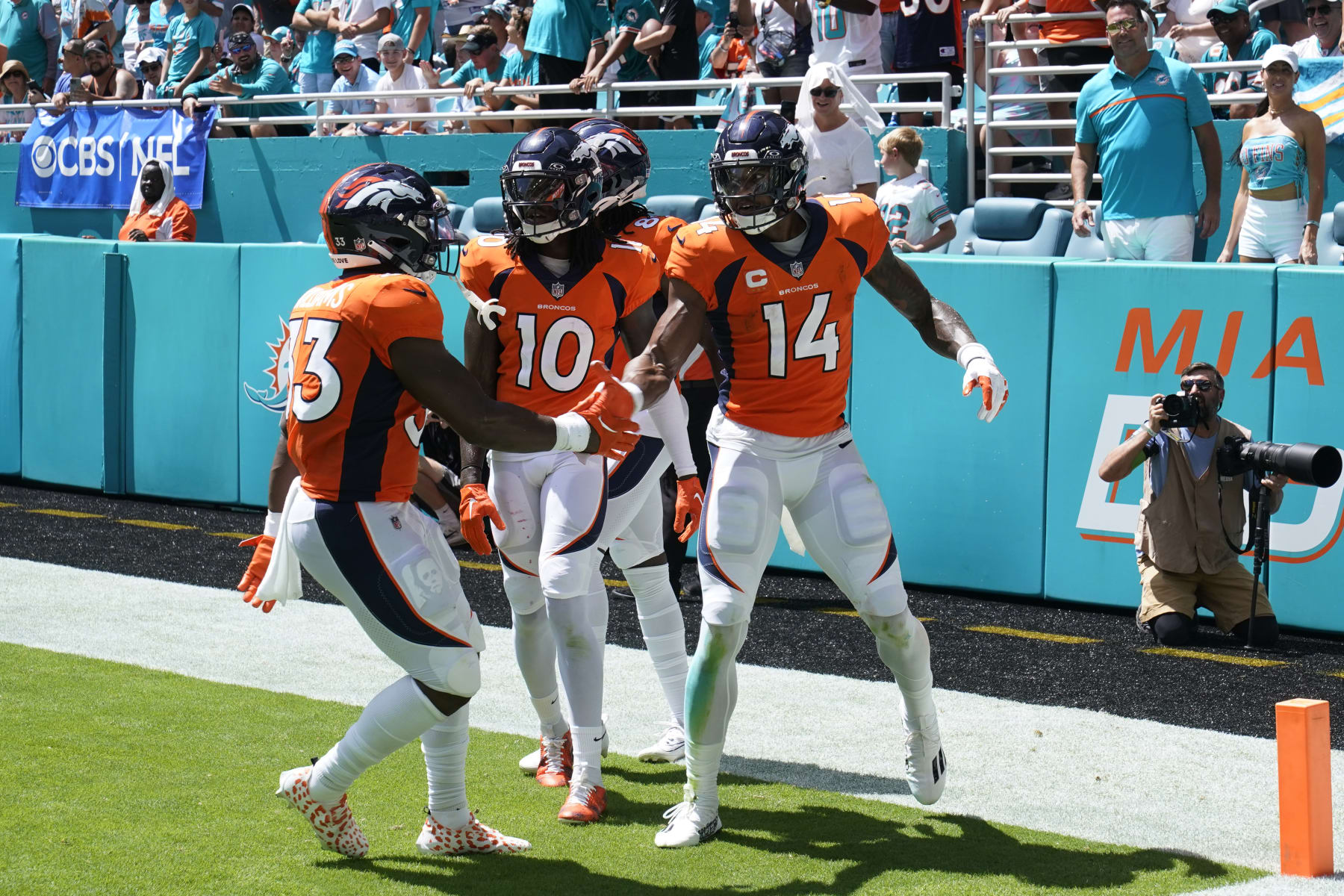 Denver Broncos need a fire sale ahead of NFL trade deadline on