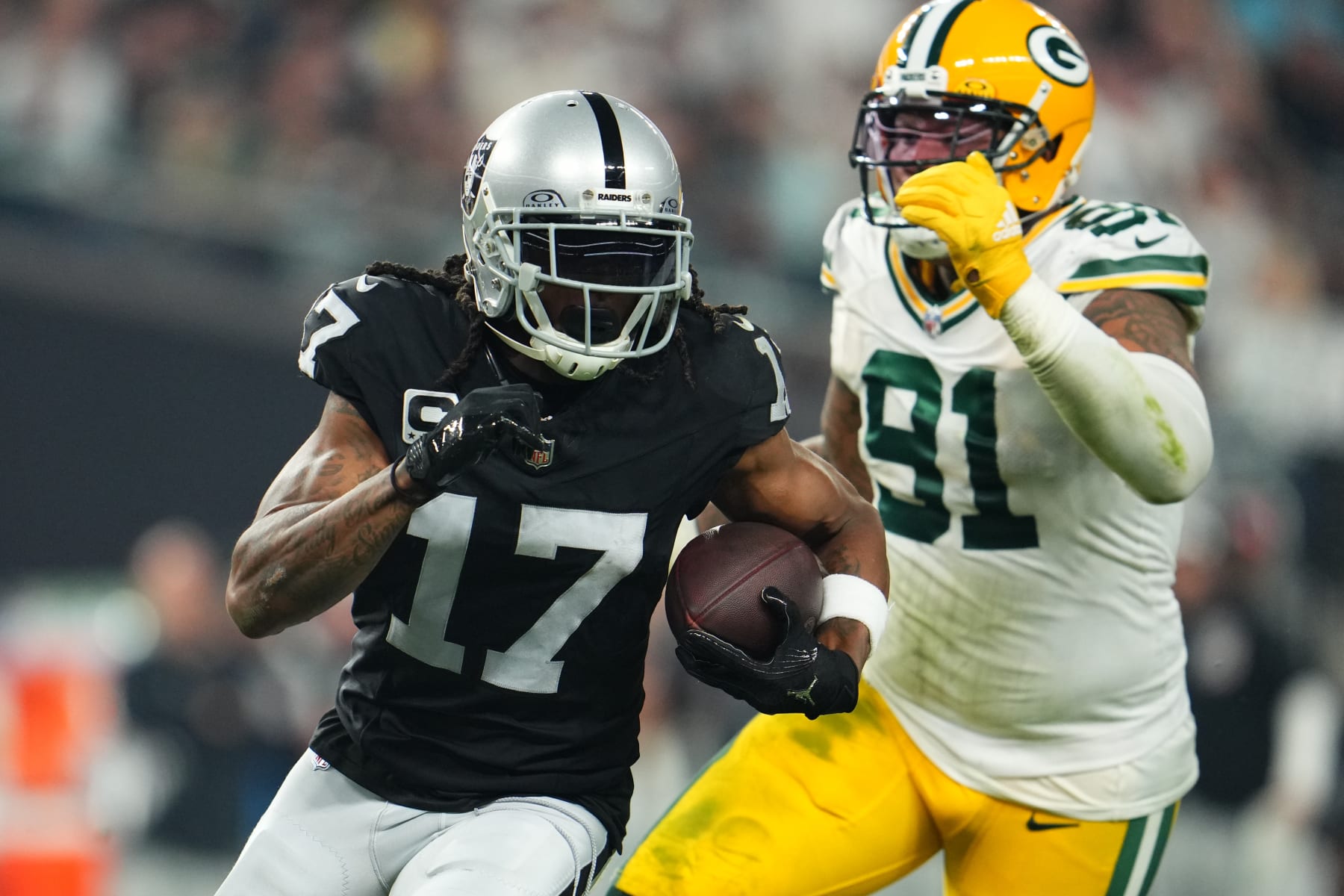 Reasons the Raiders should be 2022 trade deadline buyers, not sellers