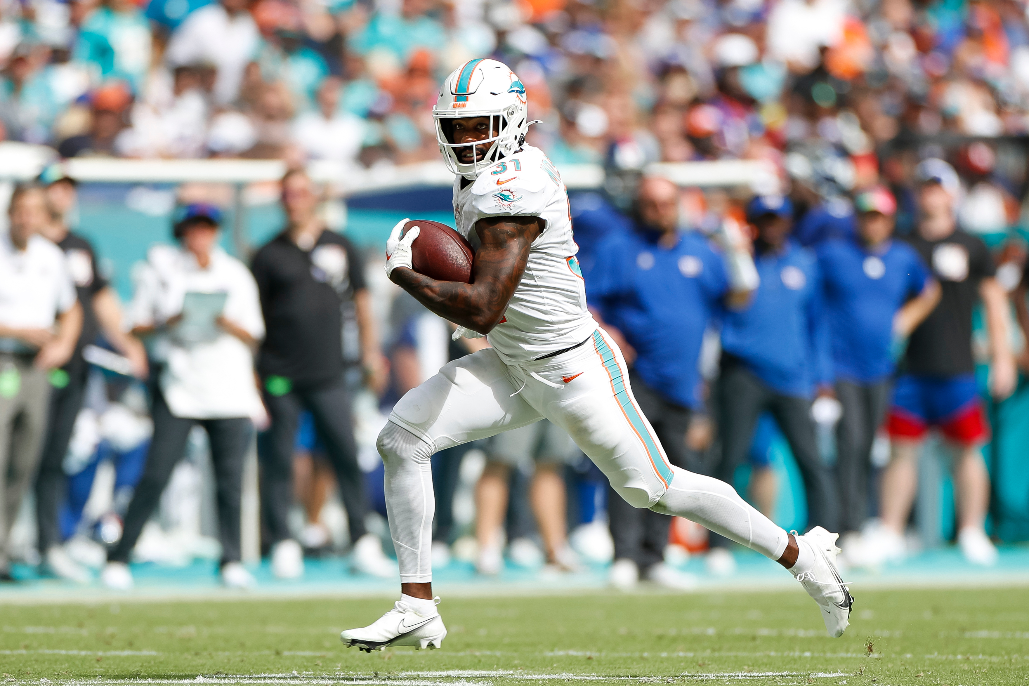 Tyreek Hill joins Miami Dolphins on $120m deal after trade from KC Chiefs, Miami Dolphins