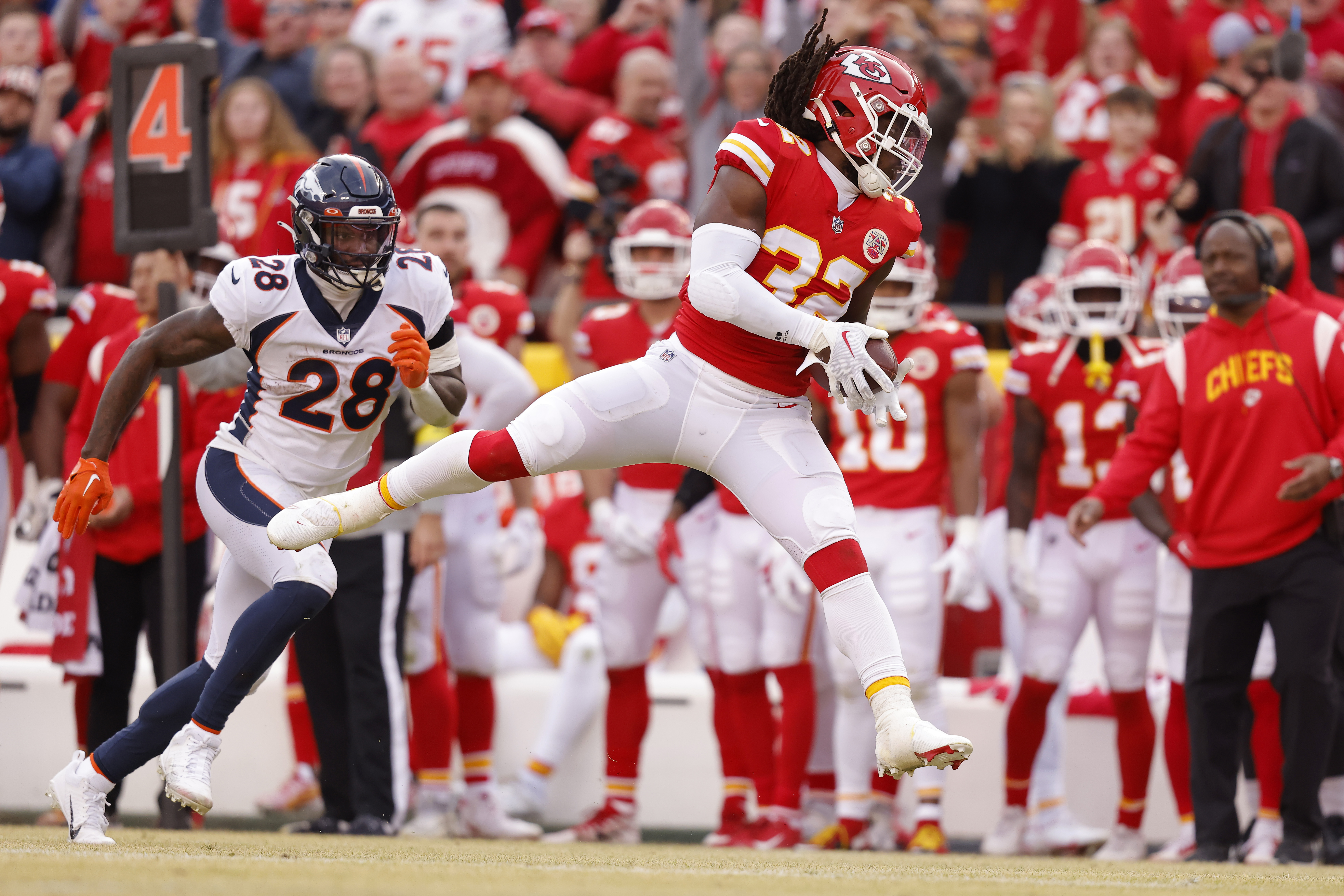 Kansas City Chiefs 2023 Schedule: Official NFL Regular Season Schedule -  Sports Illustrated Kansas City Chiefs News, Analysis and More