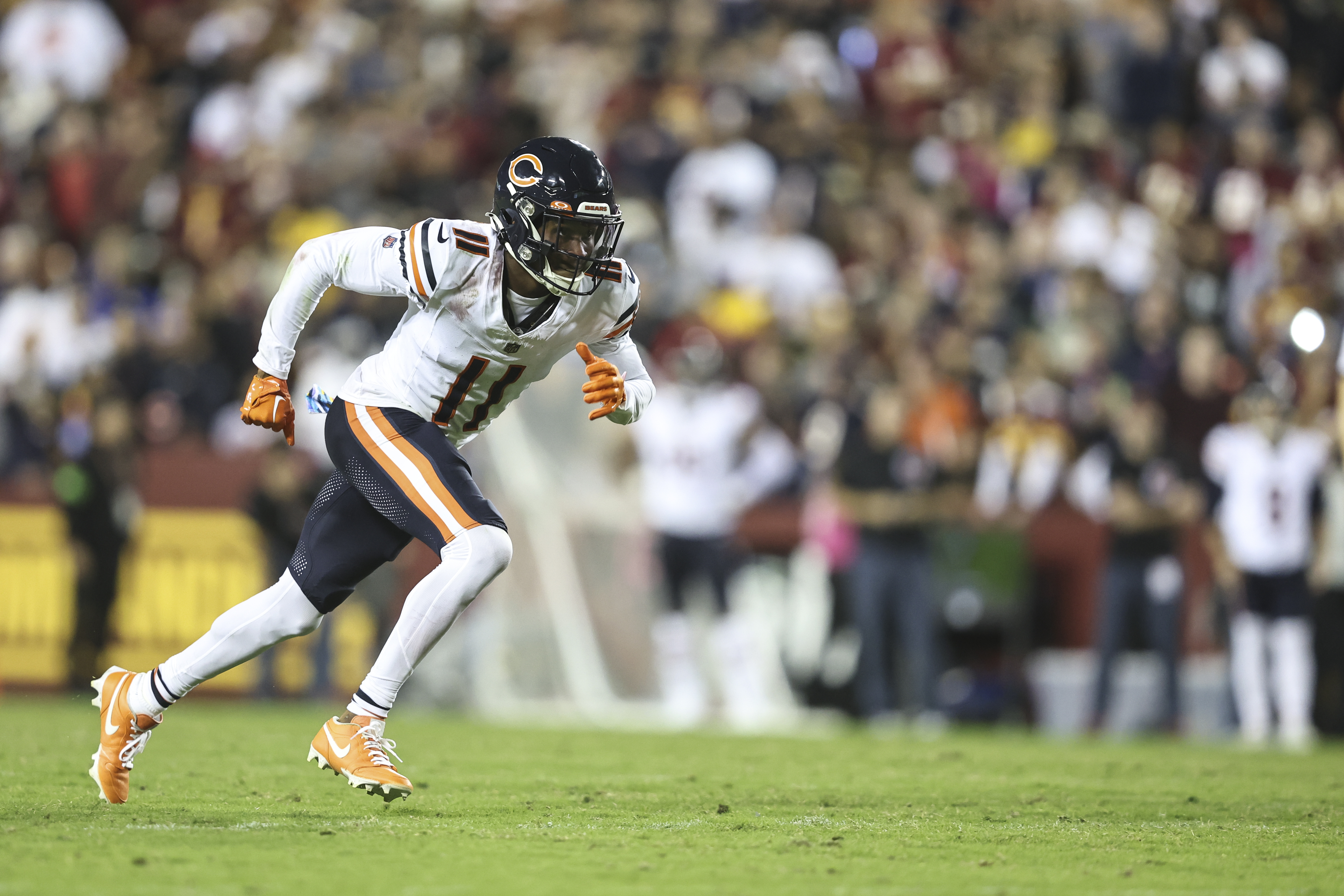 LeBron James shows major love to Justin Fields during Bears debut