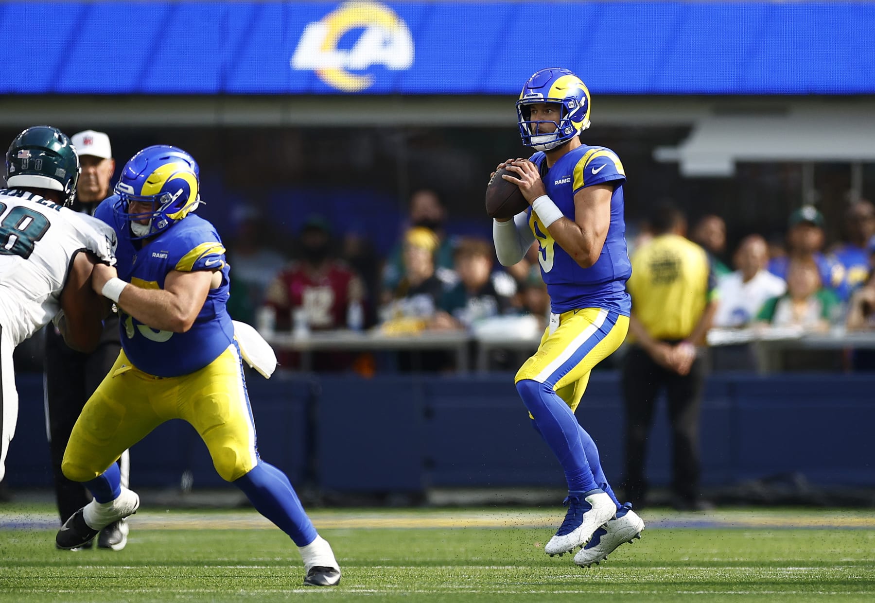 INGLEWOOD, CALIFORNIA - OCTOBER 08: Matthew Stafford #9 of the Los Angeles Rams at SoFi Stadium on October 08, 2023 in Inglewood, California. (Photo by Ronald Martinez/Getty Images)