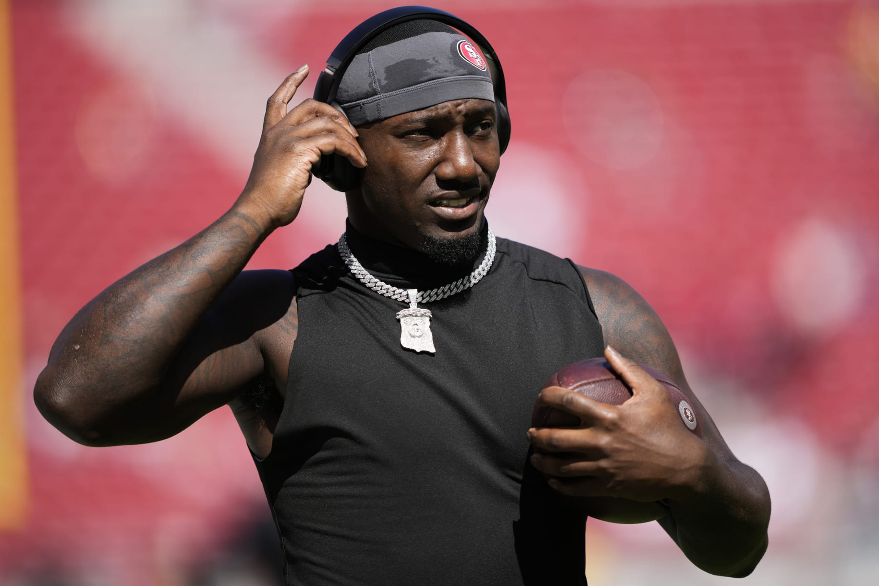 SANTA CLARA, CALIFORNIA - OCTOBER 01: Deebo Samuel #19 of the San Francisco 49ers warms up prior to a game against the Arizona Cardinals at Levi's Stadium on October 01, 2023 in Santa Clara, California. (Photo by Thearon W. Henderson/Getty Images)