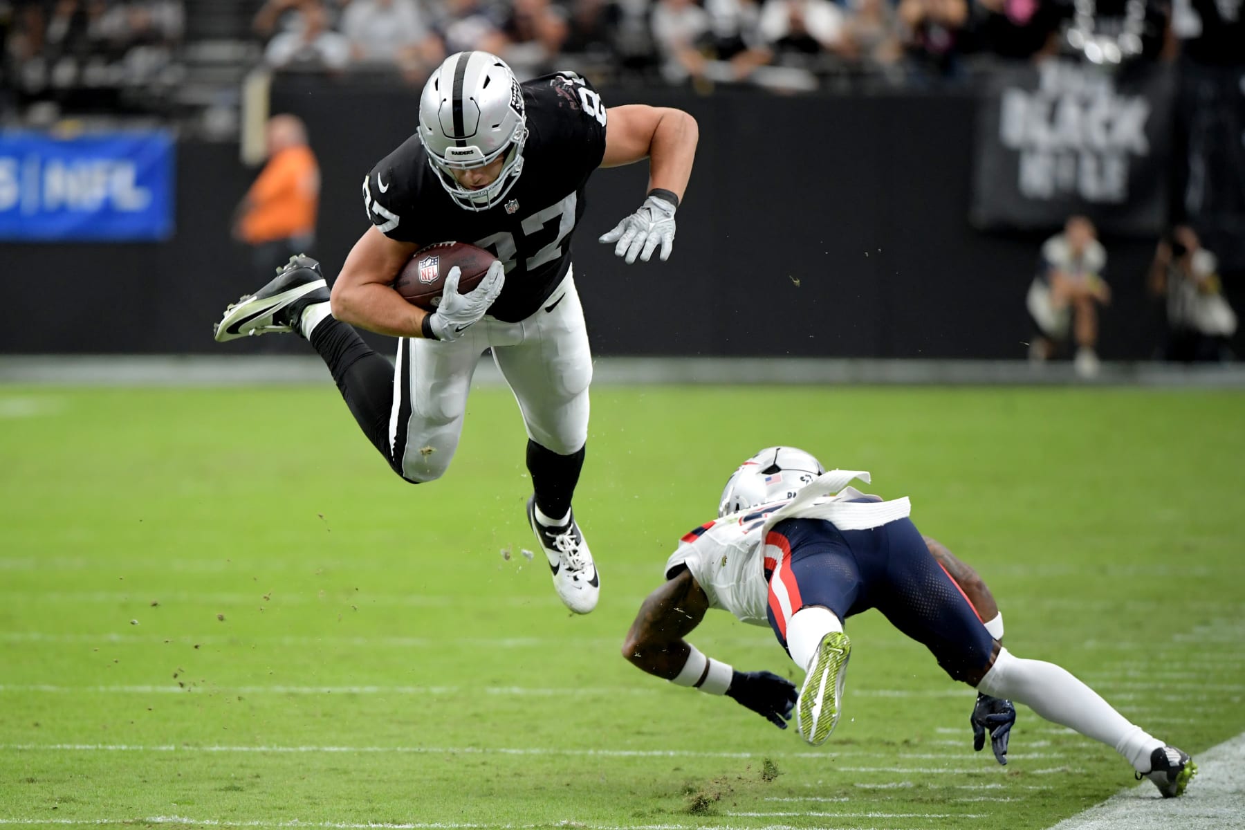 Bears' next opponent: Raiders beat Patriots 21-17 behind backup QB Brian  Hoyer - Chicago Sun-Times