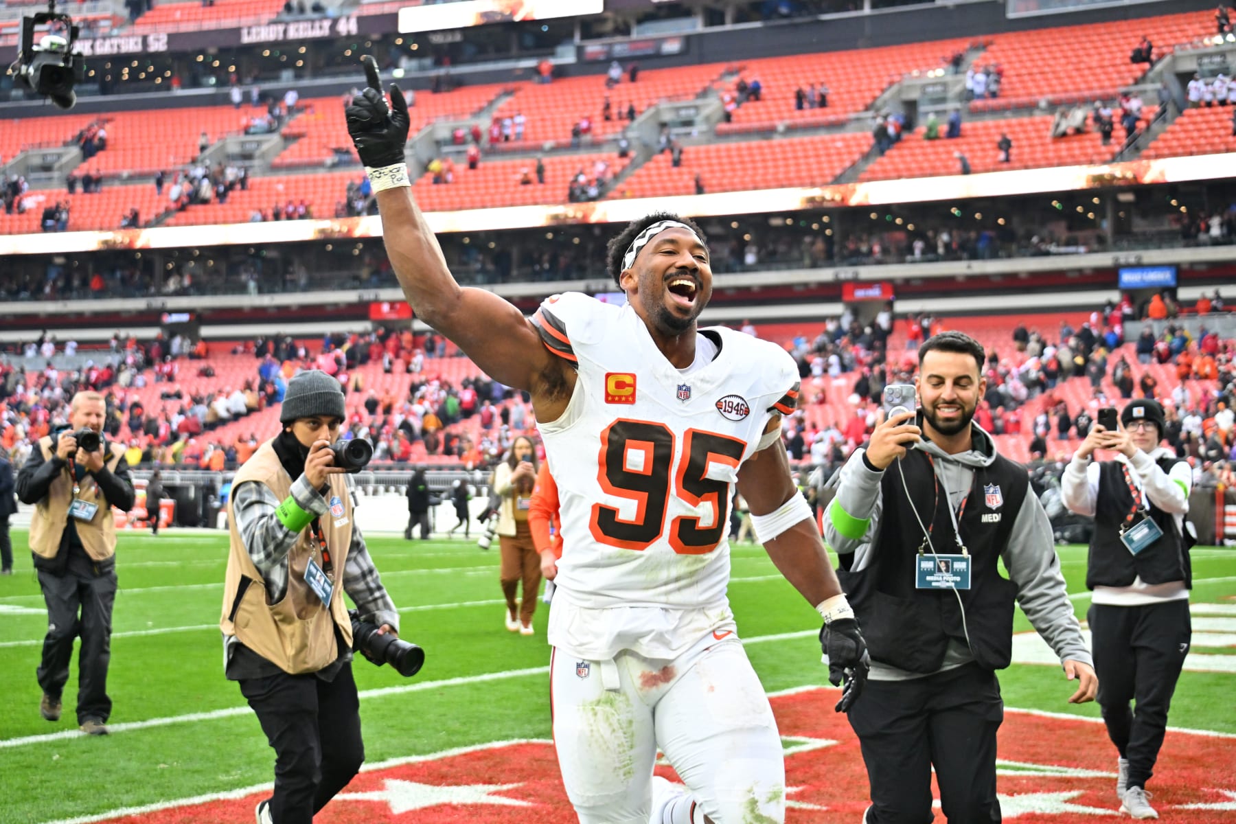 Browns edge Myles Garrett
