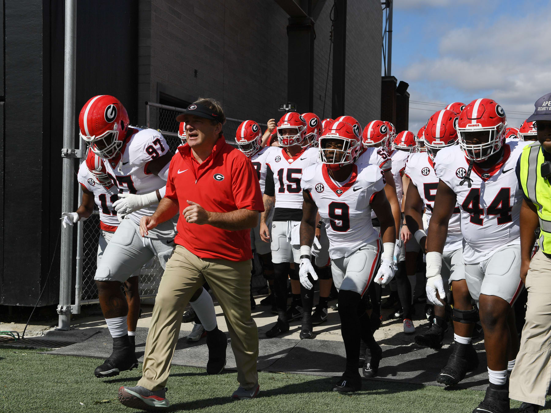 NASHVILLE, TN - OCTOBER 14: Georgia Bulldogs Head Coach Kirby Smart leads the team onto the field prior to the college football game between the Georgia Bulldogs and the Vanderbilt Commodores on October 14, 2023, at FirstBank Stadium in Nashville, TN. (Photo by Jeffrey Vest/Icon Sportswire via Getty Images)