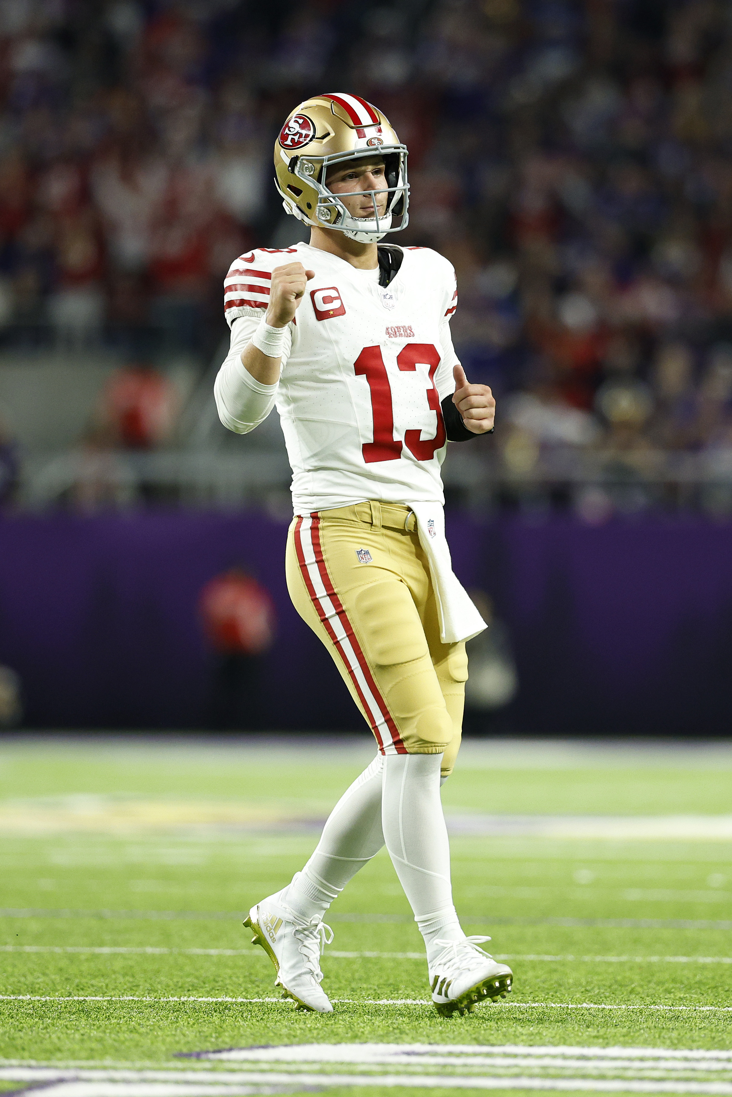 49ers' Fred Warner wins NFC honor, offense gets ignored again