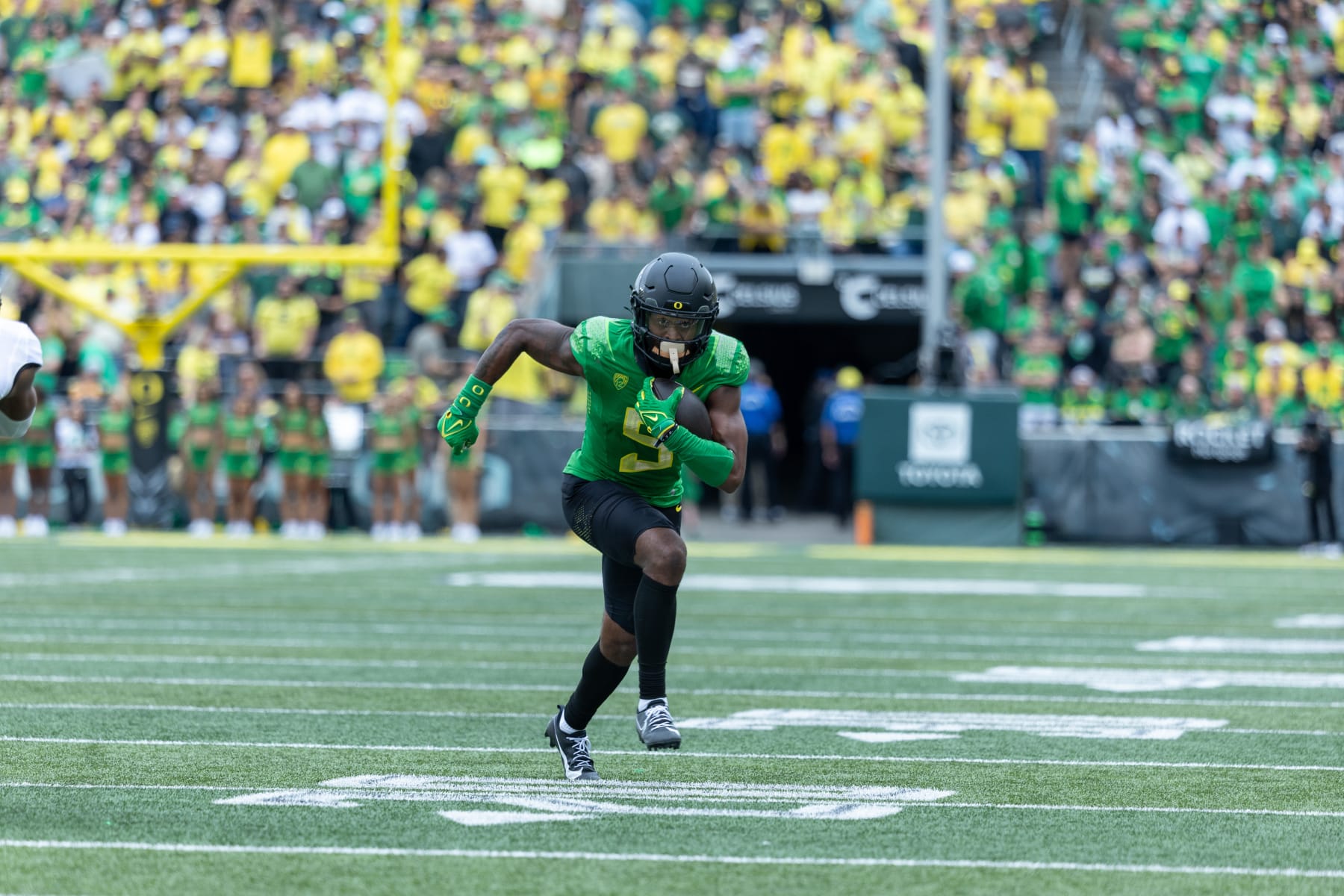 College football scores, rankings, highlights: Oregon, Oklahoma survive  unexpected scares