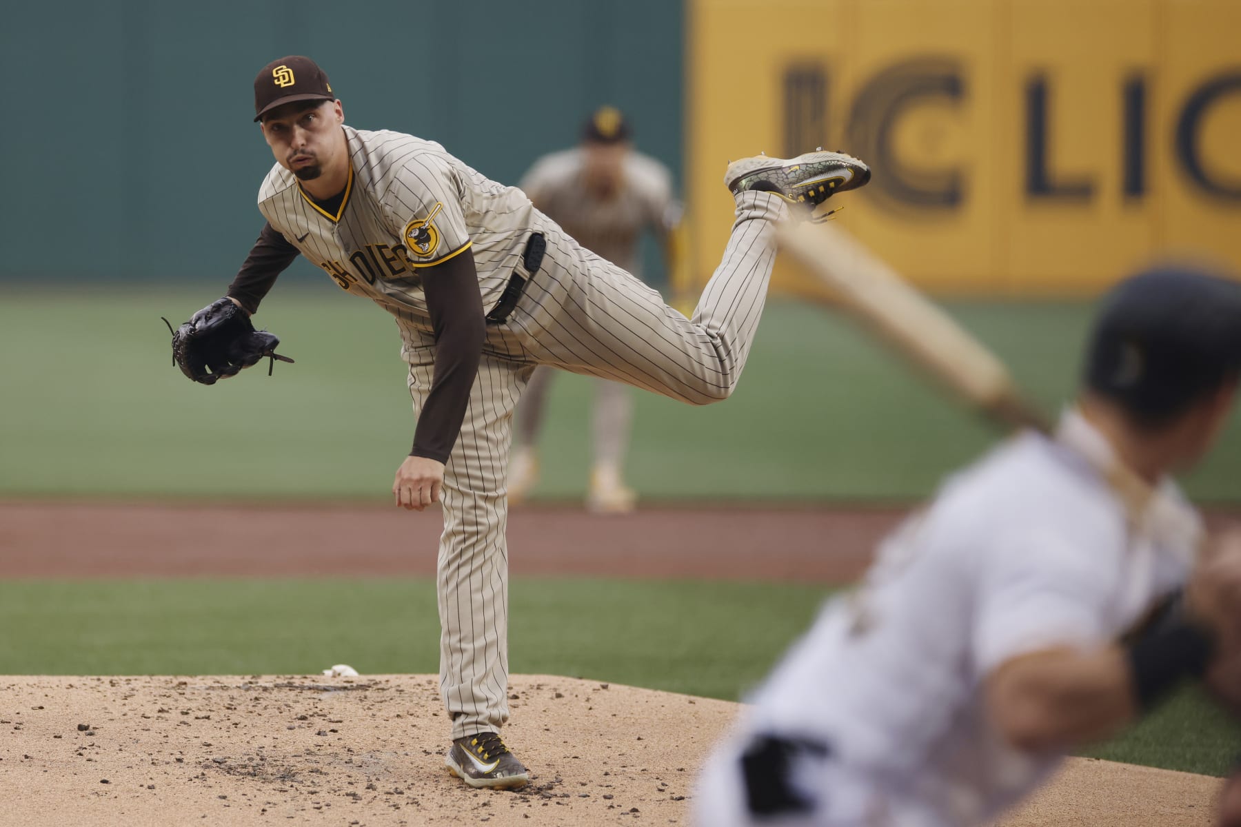 PITTSBURGH, PA - JUNE 28: San Diego Padres starting pitcher Blake Snell (4) delivers a pitch during an MLB game against the Pittsburgh Pirates on June 28, 2023 at PNC Park in Pittsburgh, Pennsylvania. (Photo by Joe Robbins/Icon Sportswire via Getty Images)