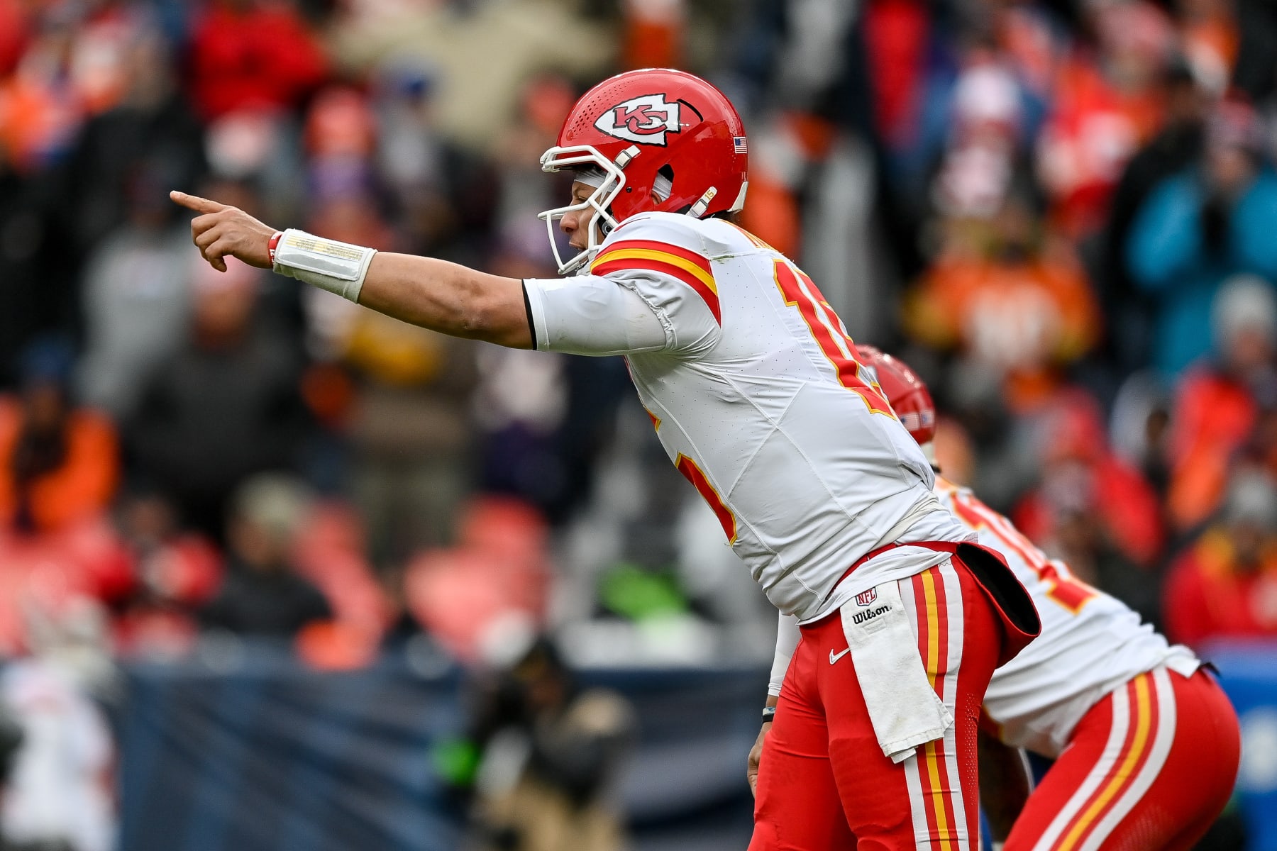 DENVER, CO - OCTOBER 29: Kansas City Chiefs quarterback Patrick Mahomes (15) runs the offense during a game between the Kansas City Chiefs and the Denver Broncos at Empower Field at Mile High on October 29, 2023 in Denver, Colorado. (Photo by Dustin Bradford/Icon Sportswire via Getty Images)
