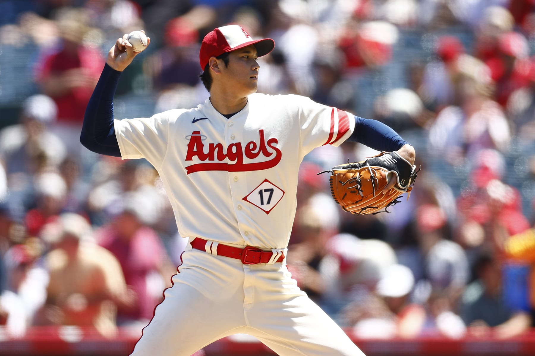 ANAHEIM, CALIFORNIA - AUGUST 23: Shohei Ohtani #17 of the Los Angeles Angels throws against the Cincinnati Reds in the second inning during game one of a doubleheader at Angel Stadium of Anaheim on August 23, 2023 in Anaheim, California. (Photo by Ronald Martinez/Getty Images)