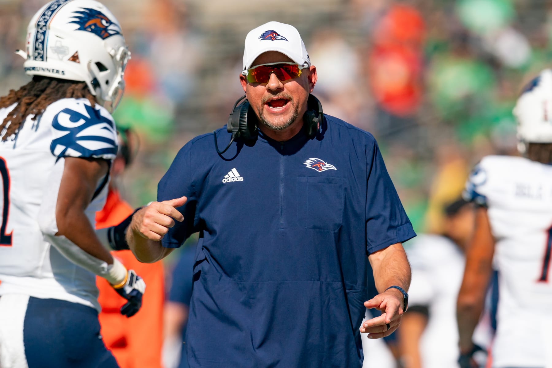 DENTON, TX - NOVEMBER 04:UTSA Roadrunners head coach Jeff Traylor talks with players during the UTSA Roadrunners and North Texas Mean Green on November 4, 2023 at Apogee Stadium, TX. (Photo by Christopher Leduc/Icon Sportswire via Getty Images)