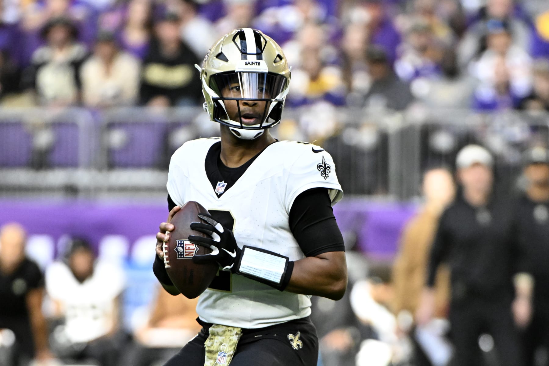 MINNEAPOLIS, MINNESOTA - NOVEMBER 12: Jameis Winston #2 of the New Orleans Saints looks to pass against the Minnesota Vikings during the third quarter at U.S. Bank Stadium on November 12, 2023 in Minneapolis, Minnesota. (Photo by Stephen Maturen/Getty Images)