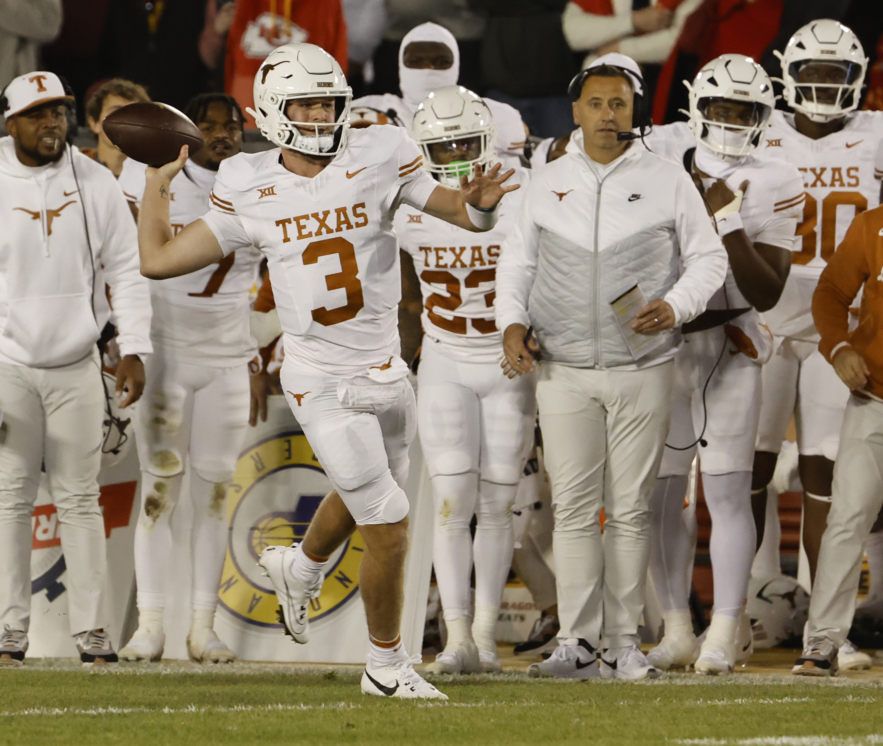 Bevo's Daily Roundup: Las Vegas odds say Texas will be middle of the pack  in 2021 - Burnt Orange Nation