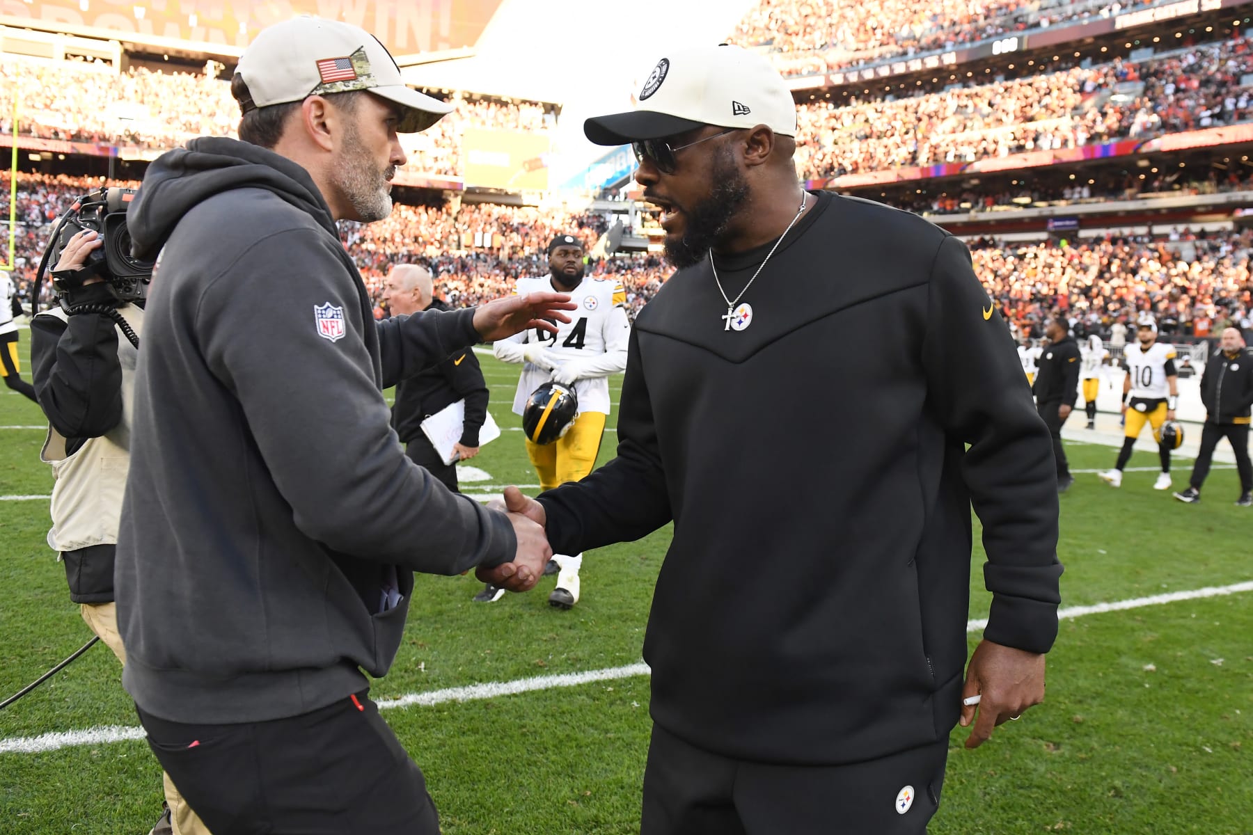 Browns head coach Kevin Stefanski and Steelers head coach Mike Tomlin