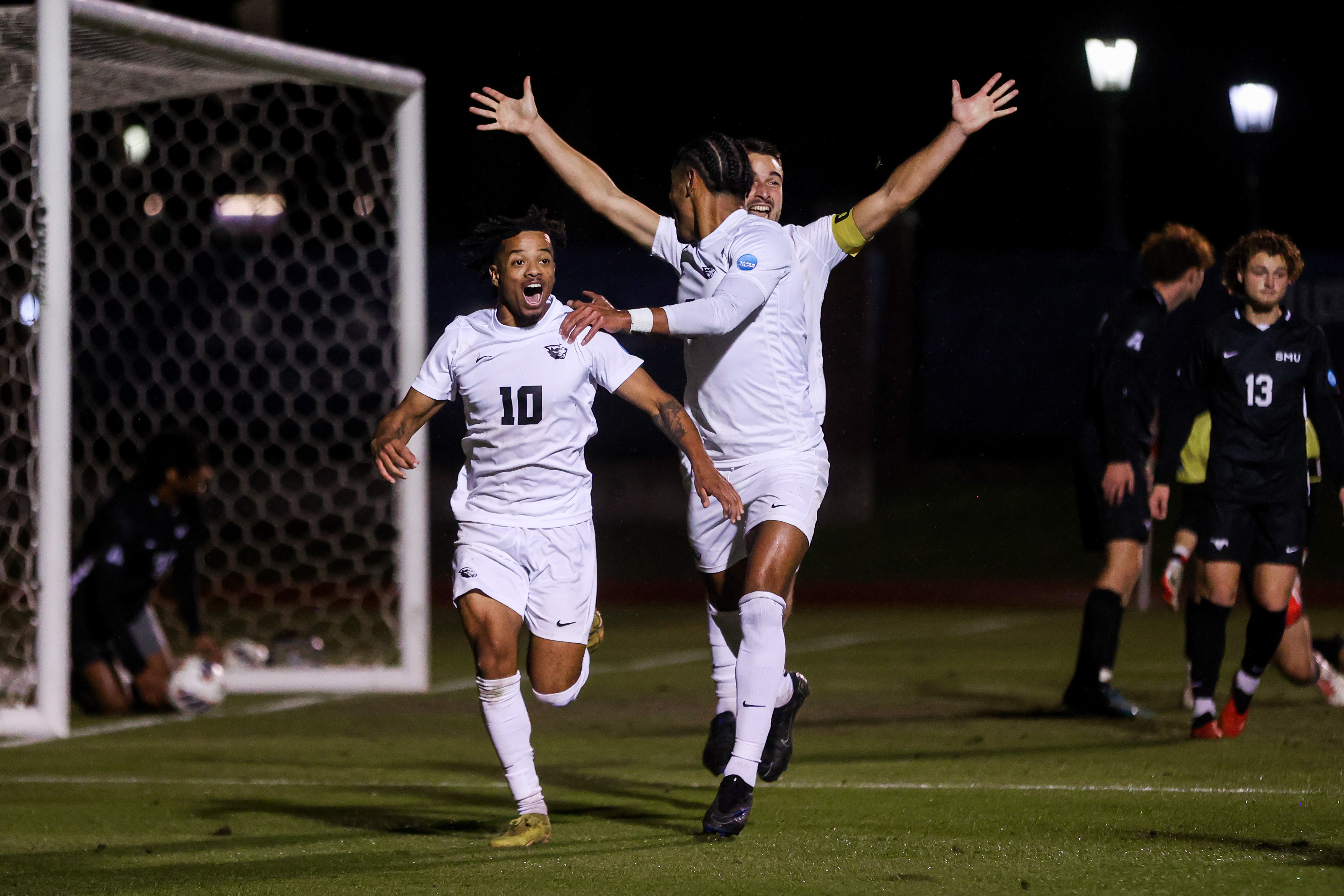 No. 16 women's soccer clinches Ivy Tournament Berth in tough