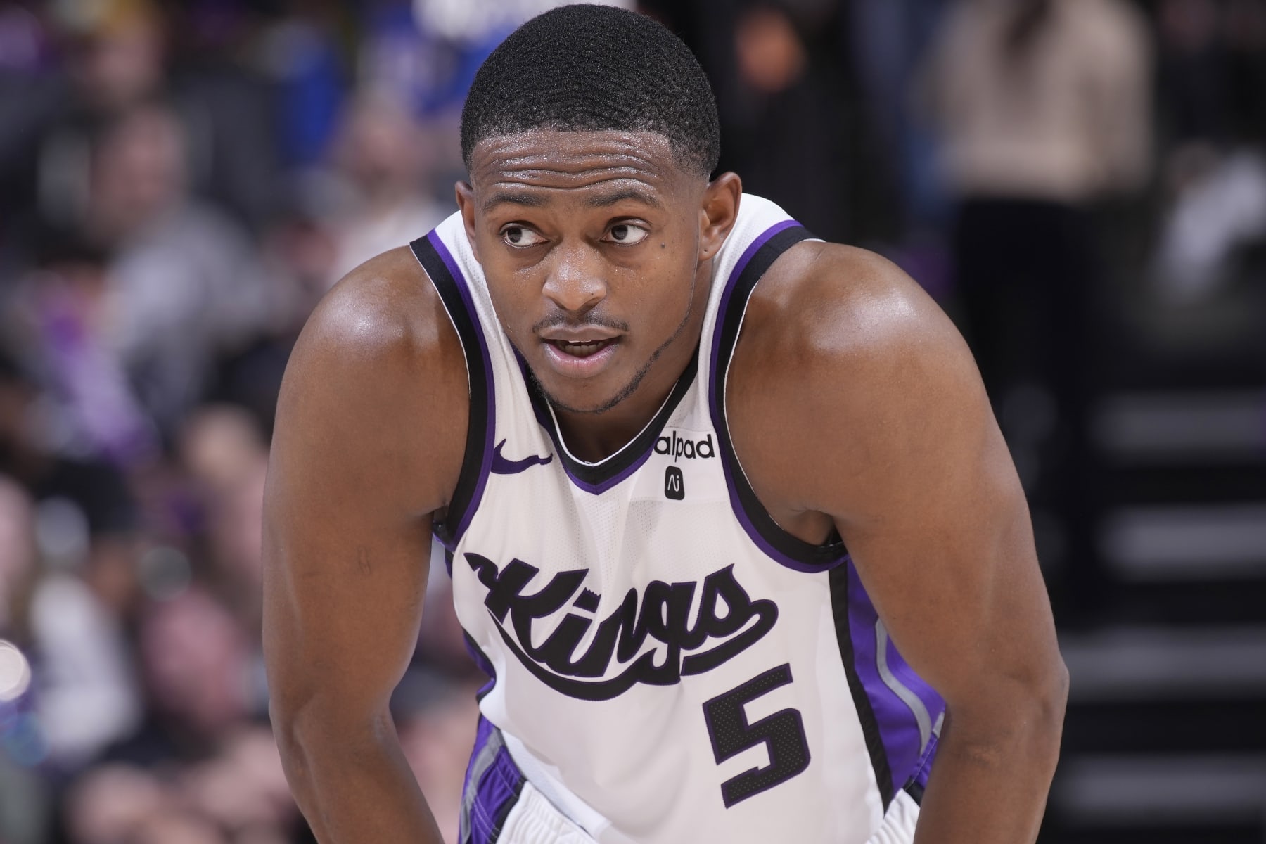 SACRAMENTO, CA - NOVEMBER 13: De'Aaron Fox #5 of the Sacramento Kings looks on during the game against the Cleveland Cavaliers on November 13, 2023 at Golden 1 Center in Sacramento, California. NOTE TO USER: User expressly acknowledges and agrees that, by downloading and or using this photograph, User is consenting to the terms and conditions of the Getty Images Agreement. Mandatory Copyright Notice: Copyright 2023 NBAE (Photo by Rocky Widner/NBAE via Getty Images)