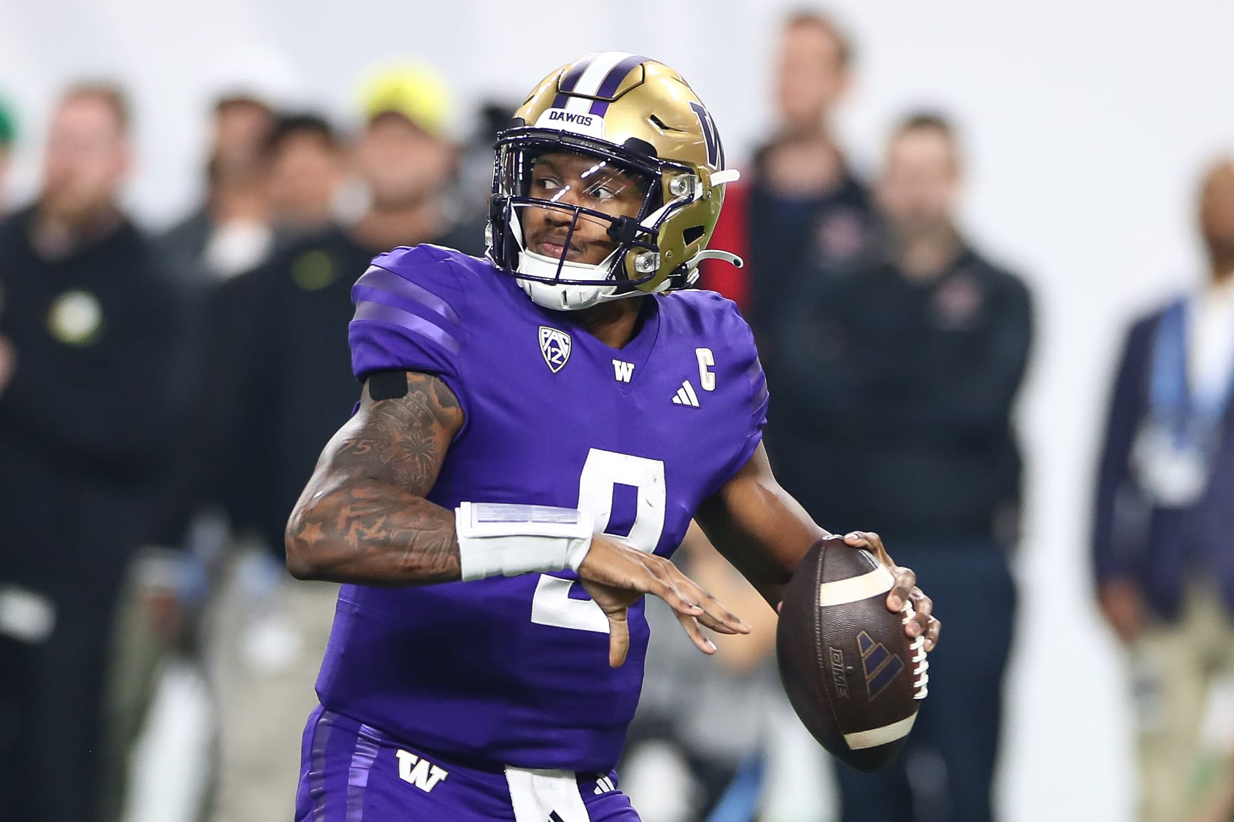 LAS VEGAS, NV - DECEMBER 01: Washington Huskies quarterback Michael Penix Jr. (9) back to pass during the PAC-12 Football Championship Game between the Oregon Ducks and the Washington Huskies on December 01, 2023, at Allegiant Stadium in Las Vegas, NV. (Photo by Jevone Moore/Icon Sportswire via Getty Images)