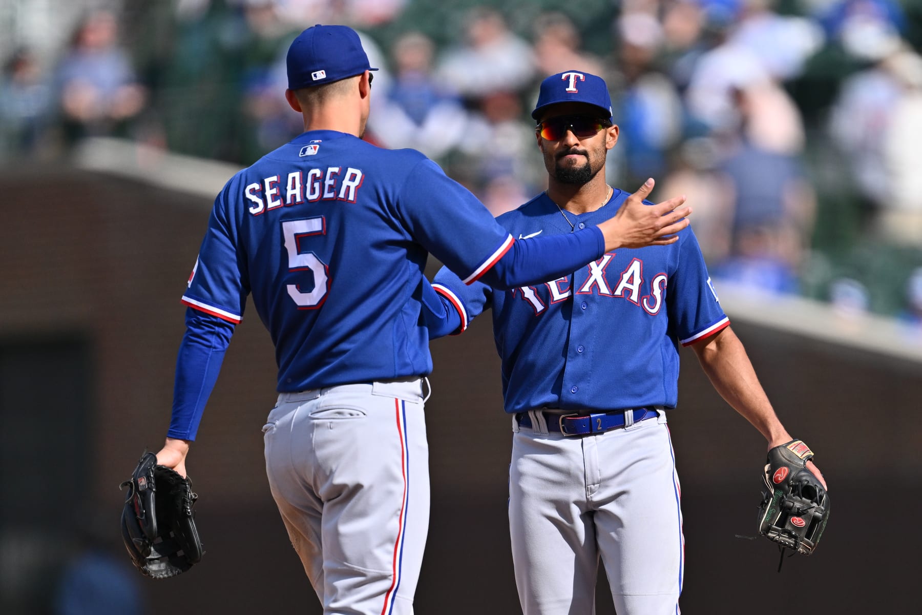Corey Seager (L) and Marcus Semien (R)