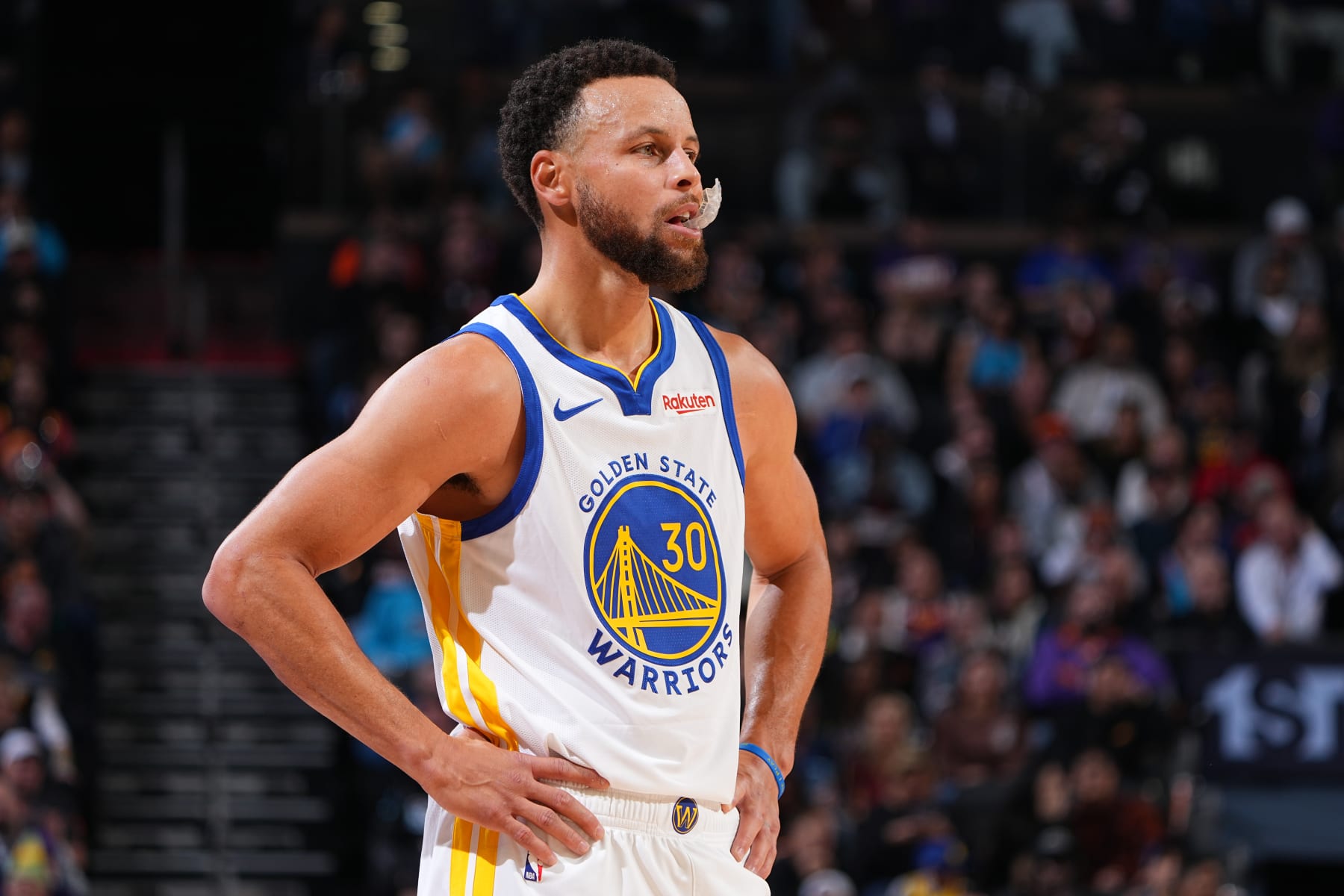 Warriors' Steph Curry frustrated with play ahead of game vs. Suns