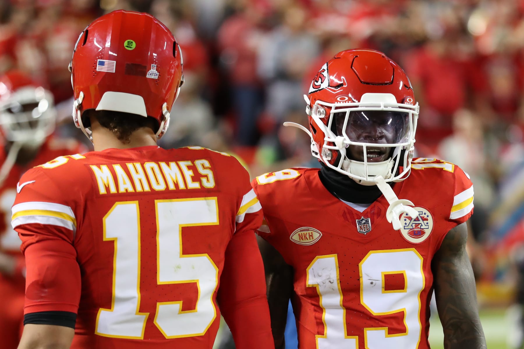 Patrick Mahomes' shattered helmet, Chiefs players react
