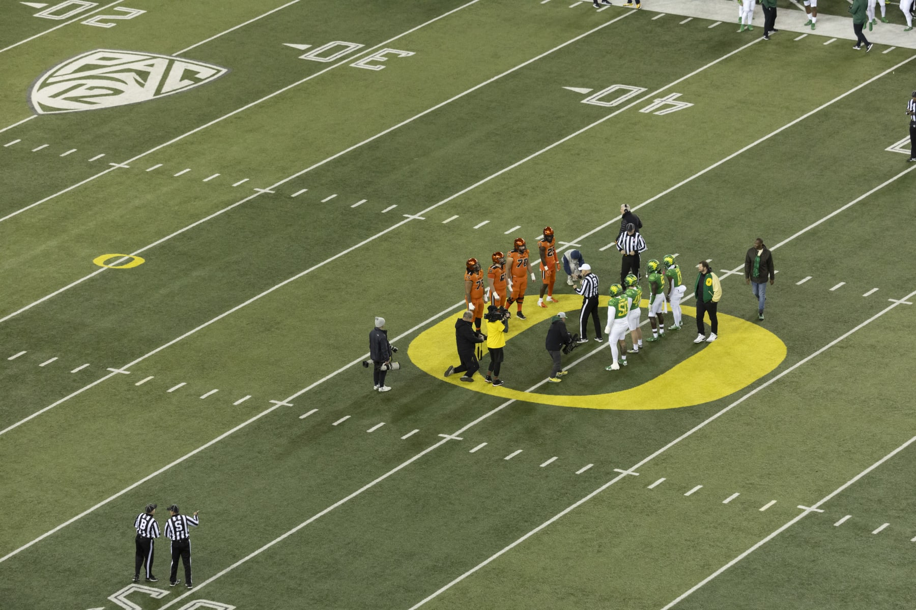 EUGENE, OREGON - NOVEMBER 24: An overhead interior view of the game between the Oregon Ducks and the Oregon State Beavers  at Autzen Stadium on November 24, 2023 in Eugene, Oregon. (Photo by Tom Hauck/Getty Images)