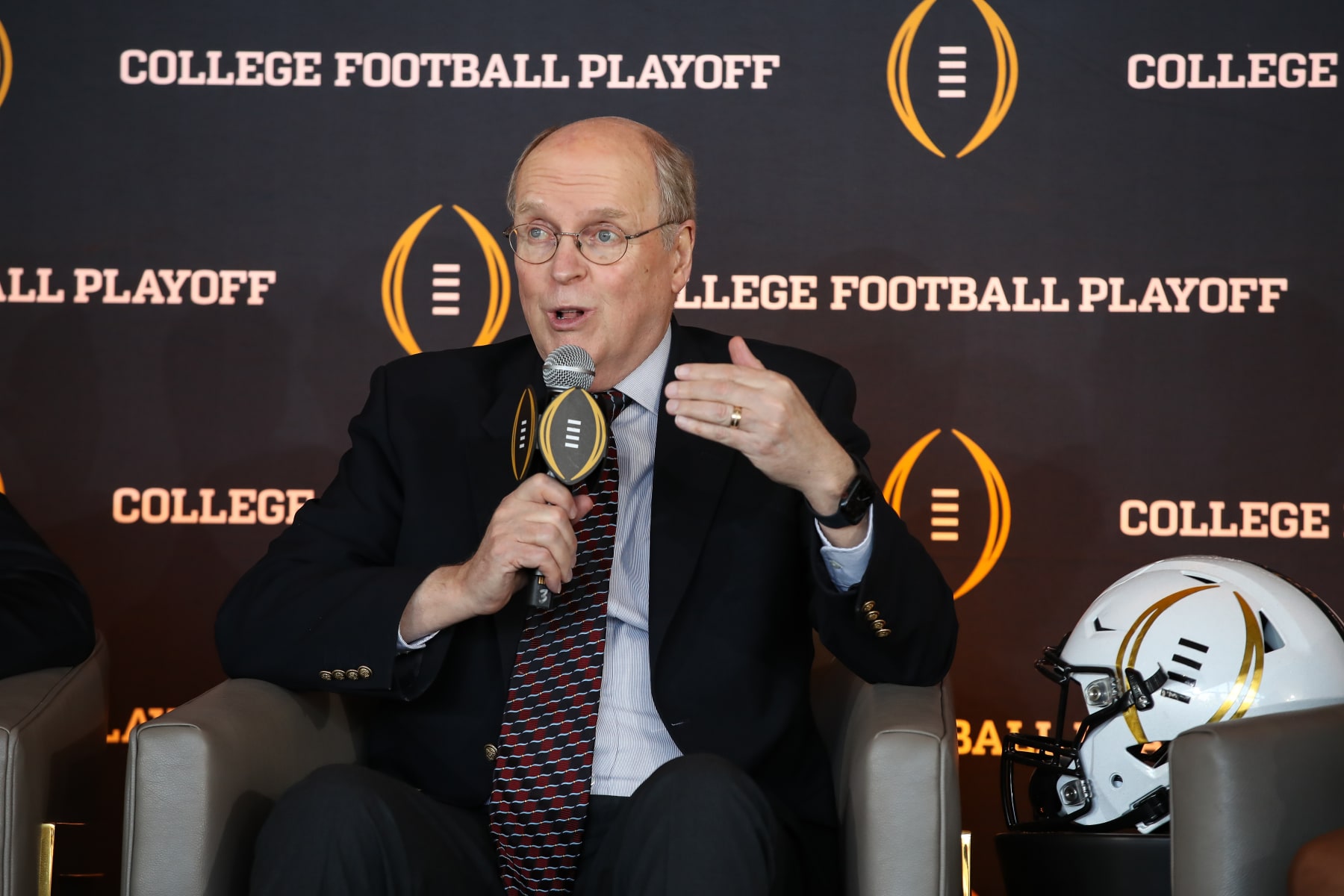 LOS ANGELES, CA - NOVEMBER 19: CFP President Bill Hancock during the College Football Playoff press conference and media roundtable on November 19, 2022, at Banc of California Stadium in Los Angeles, CA. (Photo by Jevone Moore/Icon Sportswire via Getty Images)
