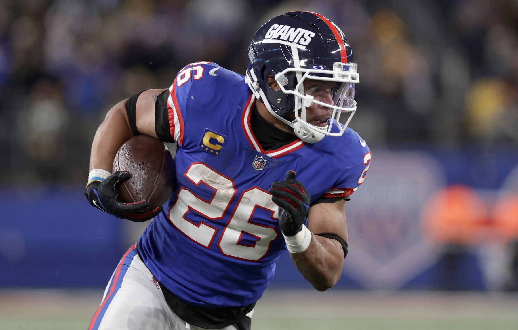 EAST RUTHERFORD, NEW JERSEY - DECEMBER 11: (NEW YORK DAILIES OUT) Saquon Barkley #26 of the New York Giants in action against the Green Bay Packers at MetLife Stadium on December 11, 2023 in East Rutherford, New Jersey. The Giants defeated the Packers 24-22. (Photo by Jim McIsaac/Getty Images)