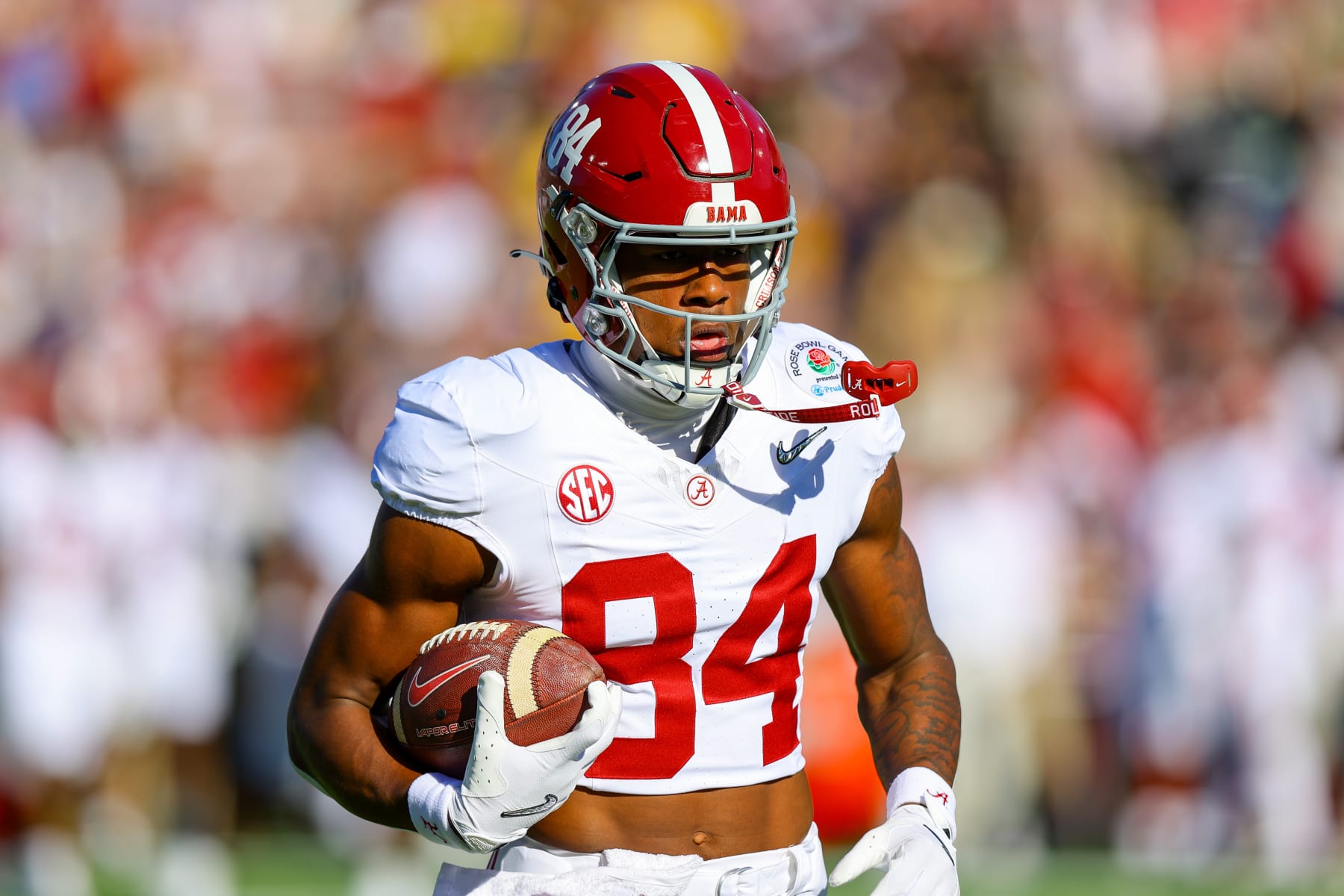 PASADENA, CA - JANUARY 01: Alabama Crimson Tide tight end Amari Niblack (84) warms up before the Alabama Crimson Tide game versus the Michigan Wolverines CFP Semifinal at the Rose Bowl Game on January, 1, 2024, at the Rose Bowl Stadium in Pasadena, CA. (Photo by Jordon Kelly/Icon Sportswire via Getty Images)