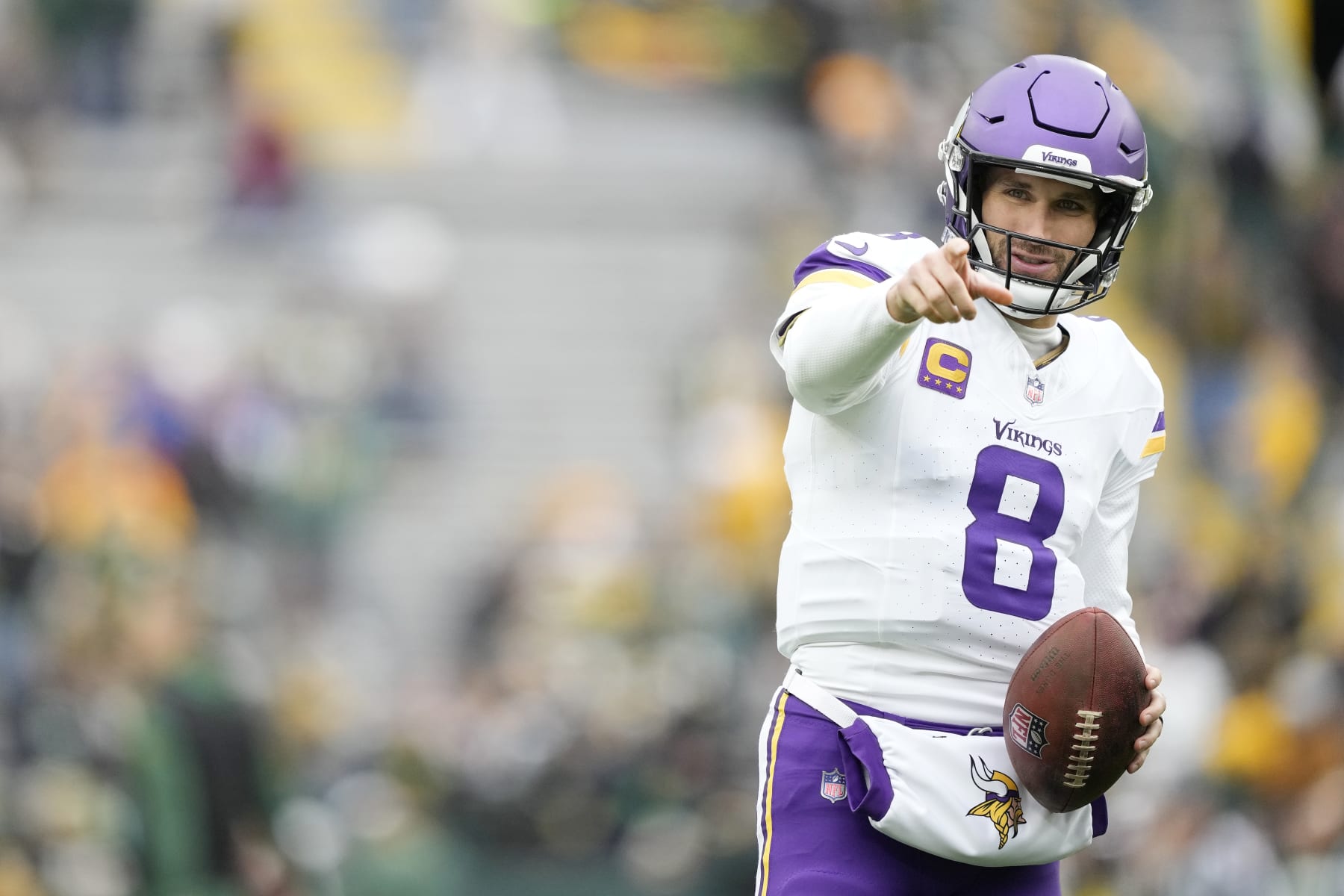 GREEN BAY, WISCONSIN - OCTOBER 29: Kirk Cousins #8 of the Minnesota Vikings warms up before a game against the Green Bay Packers at Lambeau Field on October 29, 2023 in Green Bay, Wisconsin. (Photo by Patrick McDermott/Getty Images)