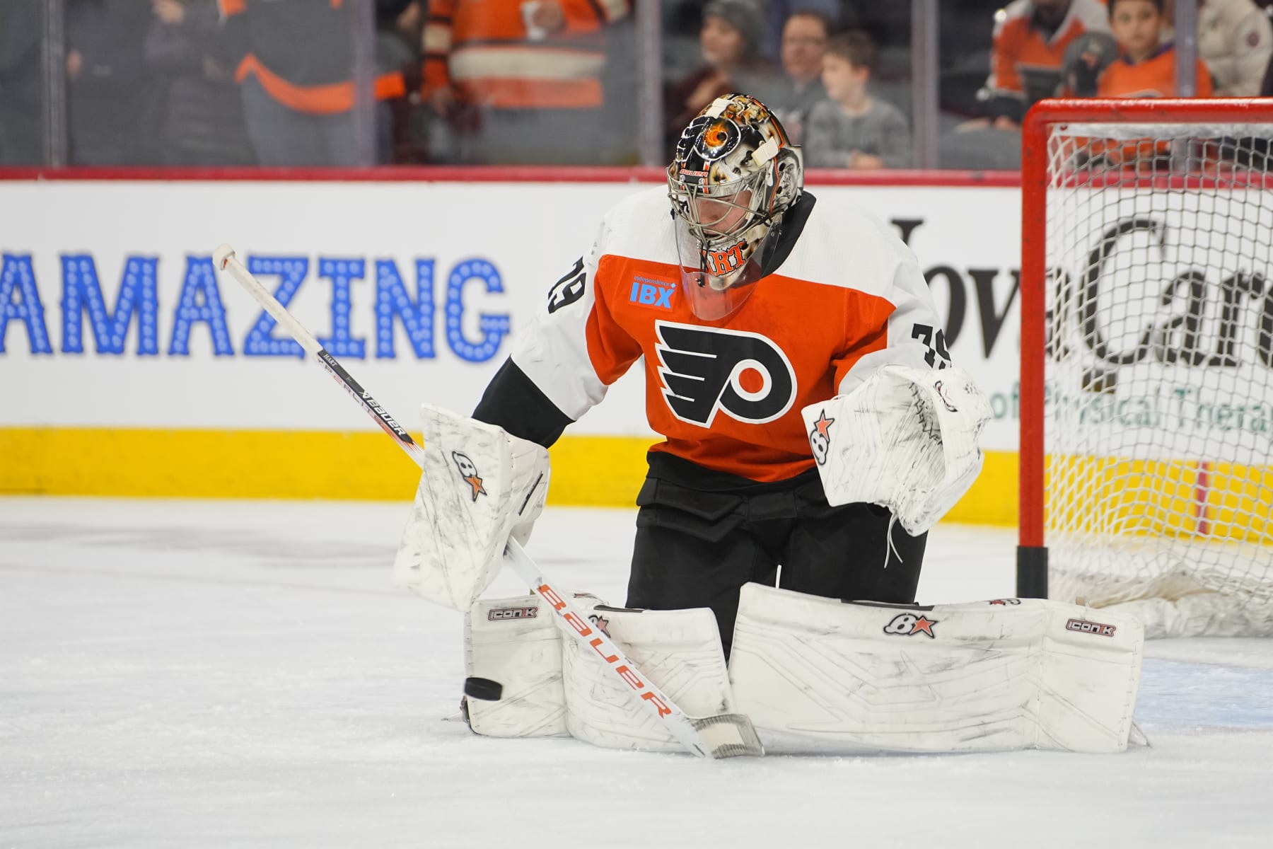 PHILADELPHIA, PA - JANUARY 18: Philadelphia Flyers Goalie Carter Hart (79) warms up prior to the National Hockey League game between the Dallas Stars and the Philadelphia Flyers on January 19, 2024, at the Wells Fargo Center in Philadelphia, NY. (Photo by Gregory Fisher/Icon Sportswire via Getty Images)
