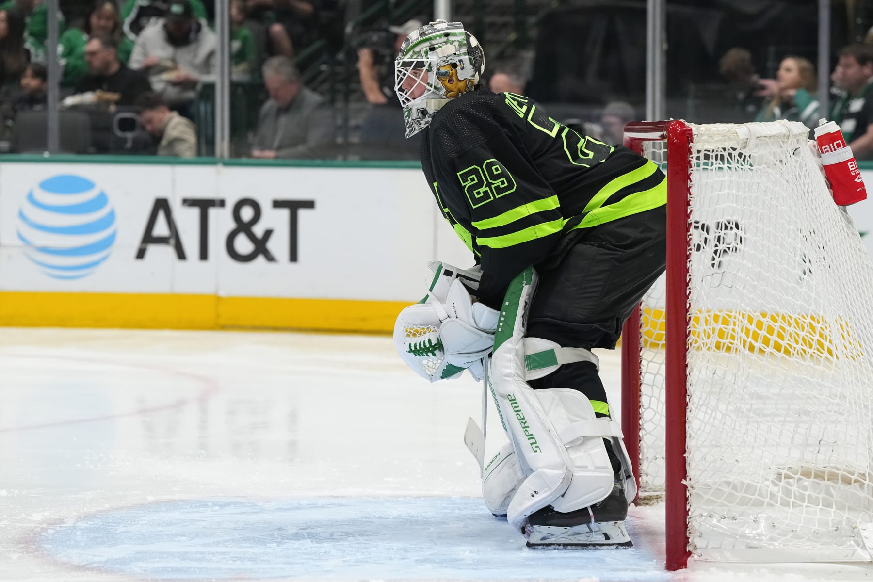 DALLAS, TEXAS - JANUARY 27: Jake Oettinger #29 of the Dallas Stars stands in his net during the second period against the Washington Capitals at American Airlines Center on January 27, 2024 in Dallas, Texas. (Photo by Sam Hodde/Getty Images)