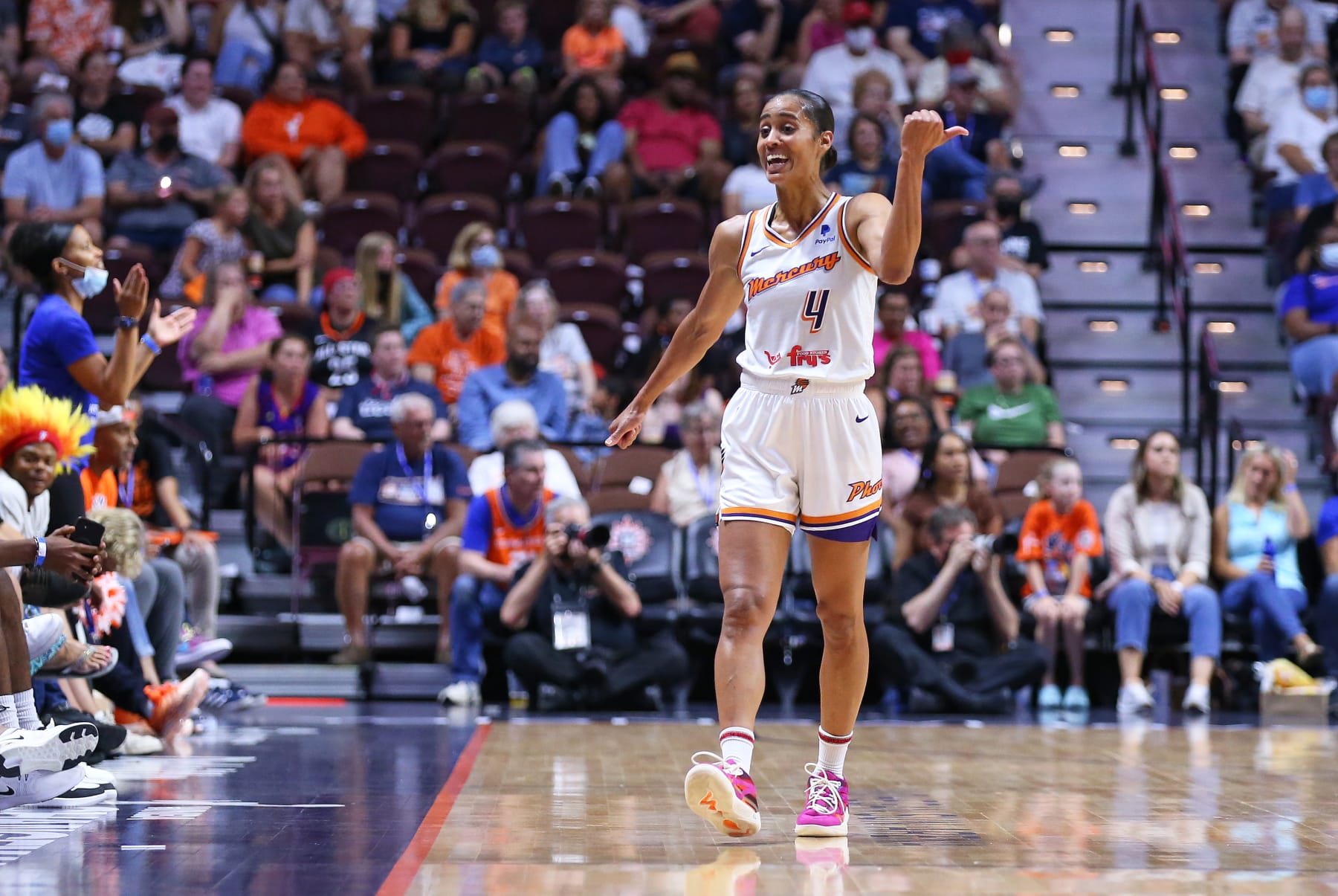 UNCASVILLE, CT - AUGUST 04: Phoenix Mercury guard Skylar Diggins-Smith (4) reacts during a WNBA game between Phoenix Mercury and Connecticut Sun on August 4, 2022, at Mohegan Sun Arena in Uncasville, CT. (Photo by M. Anthony Nesmith/Icon Sportswire via Getty Images)