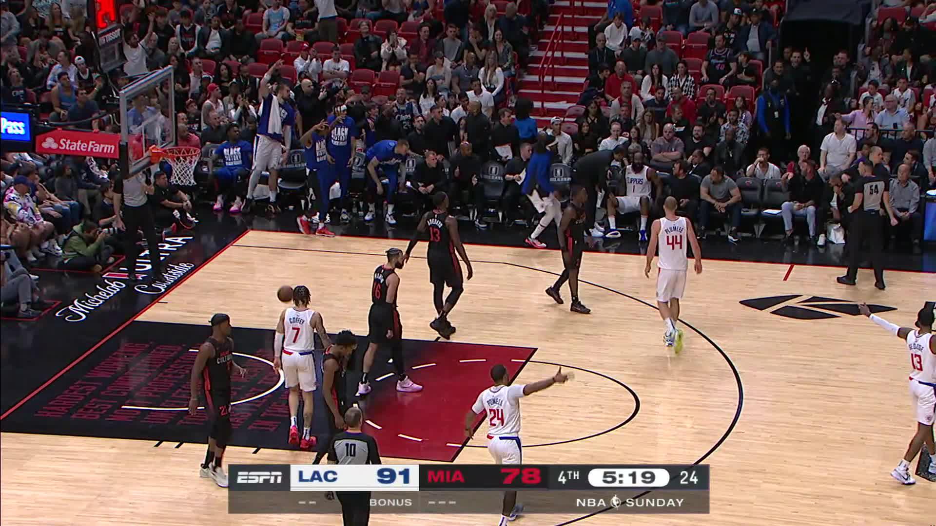 Report Clippers Feel Kawhi Leonard Needs Elite Team to Mitigate