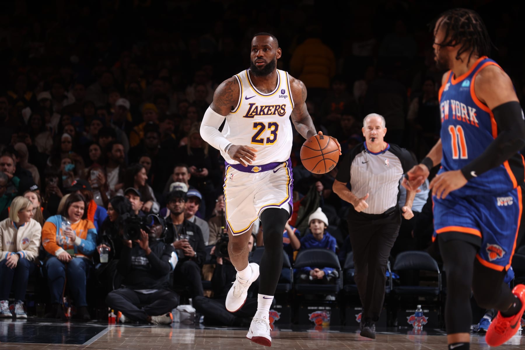LeBron James gebruikte de Knicks om de Lakers onder druk te zetten om binnen de NBA-deadline te handelen